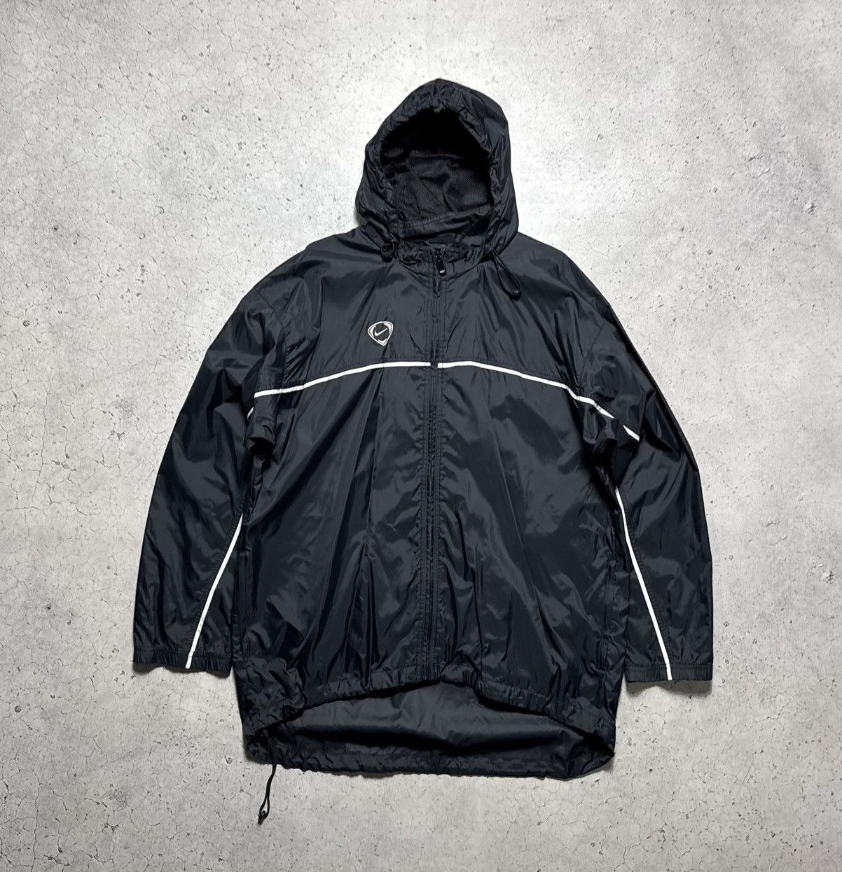 Nike Nike Vintage 90’s Nylon Black Light Windbreakers Jacket Size US L / EU 52-54 / 3 - 1 Thumbnail