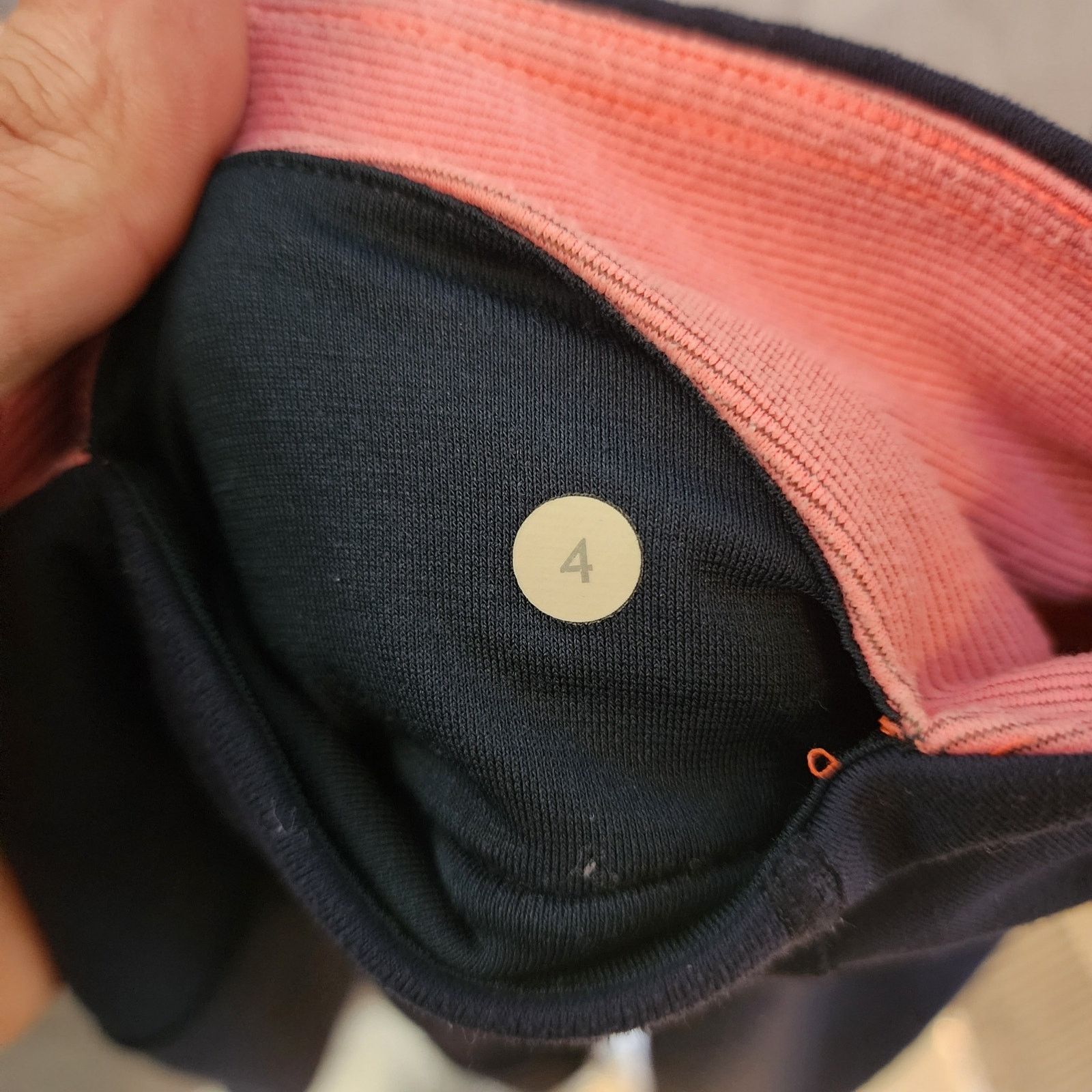 Lululemon Lululemon Navy Blue Capri Leggings Size 4 Stretchy Size 27" / US 4 / IT 40 - 5 Thumbnail