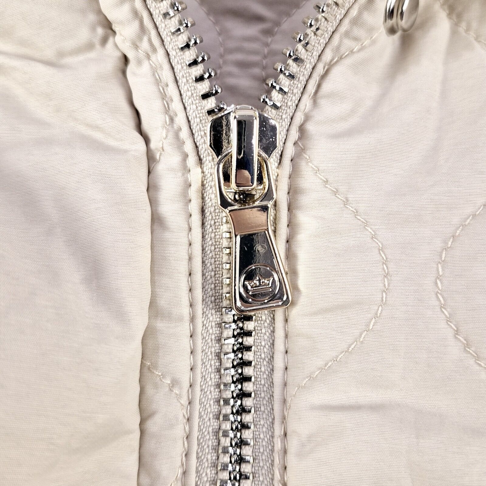 Peter Millar Peter Millar Addison Women's Quilted Vest Size L Beige NWT Size L / US 10 / IT 46 - 11 Thumbnail