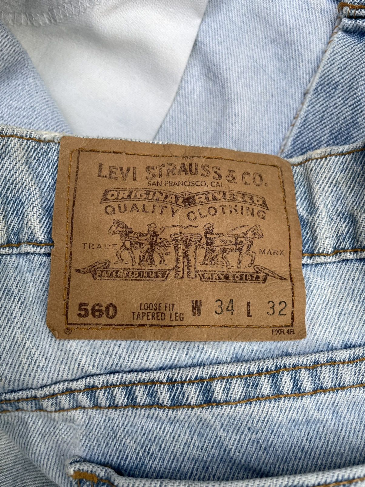 Levi's Vintage 1996 Levi’s 560 Orange Tag Size US 34 / EU 50 - 16 Thumbnail