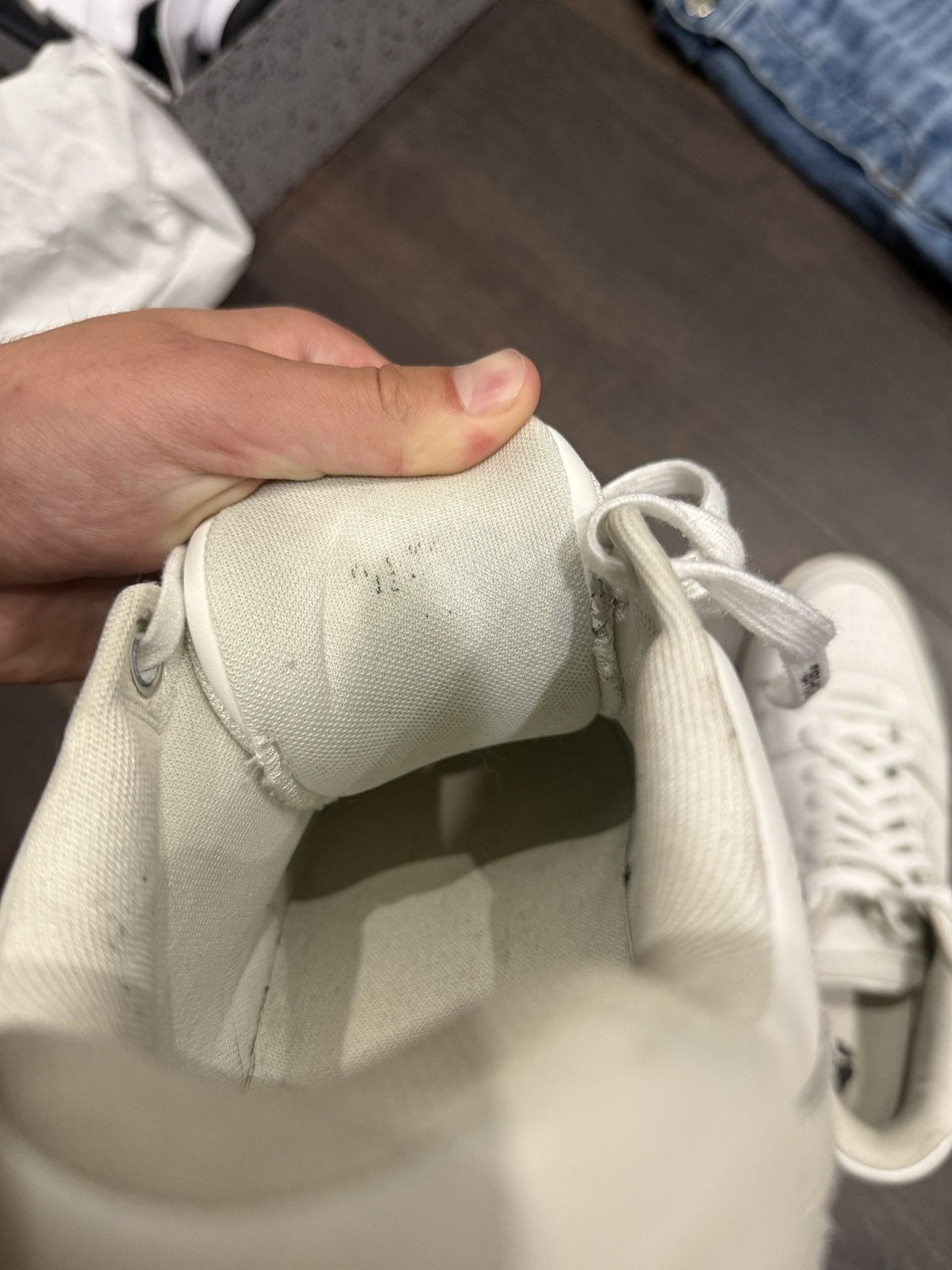 Off-White Off White Out Of Office Size US 11 / EU 44 - 5 Thumbnail