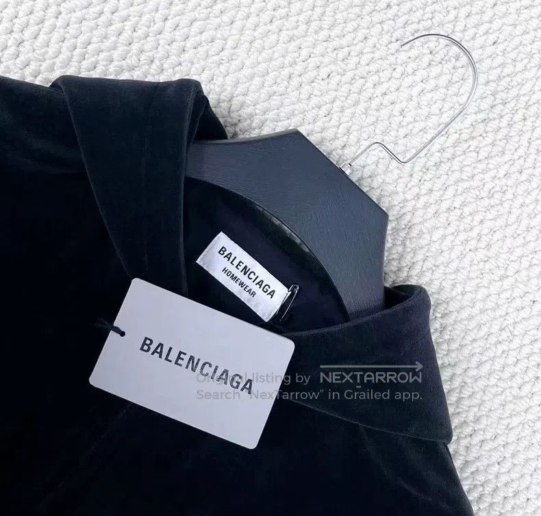 Balenciaga Balenciaga Black Velvet Embroidered Letter Logo Short Zipp Size US L / EU 52-54 / 3 - 3 Thumbnail