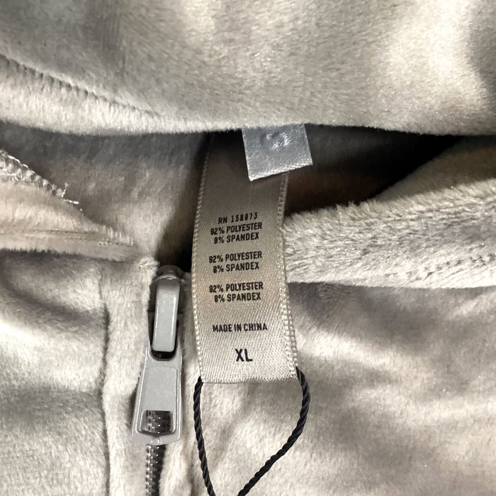 SKIMS Skims Velour Hoodie Cropped Zip Up Women XL Gray/ Honey Grey Zipper Full Zip Hooded Pockets Lounge Casual Activewear Size XL / US 12-14 / IT 48-50 - 4 Thumbnail