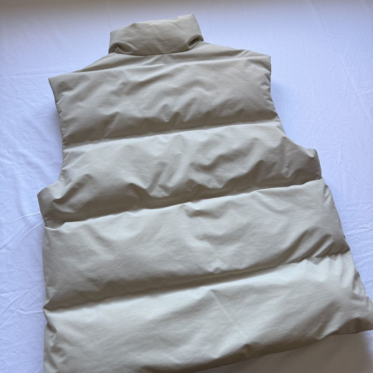 H&M H&M Men’s Puffer Vest Cream Tan Beige Medium M Size US M / EU 48-50 / 2 - 6 Thumbnail