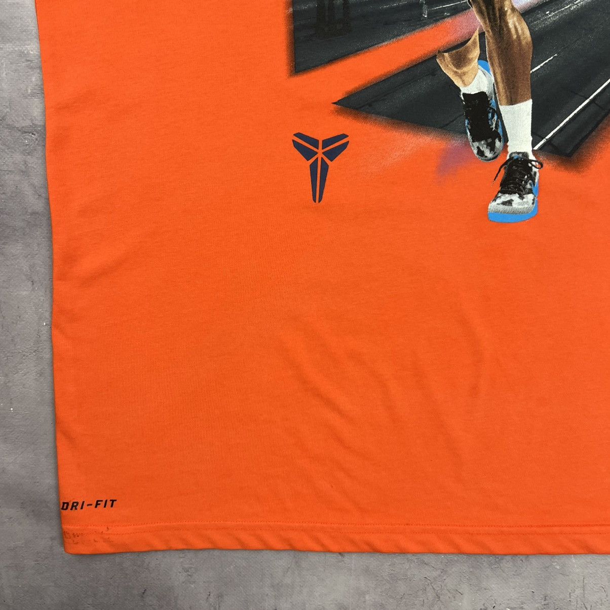 Nike Rare! Kobe Bryant Nike The City Of Legends Graphic Logo Tee Size US XL / EU 56 / 4 - 8 Thumbnail