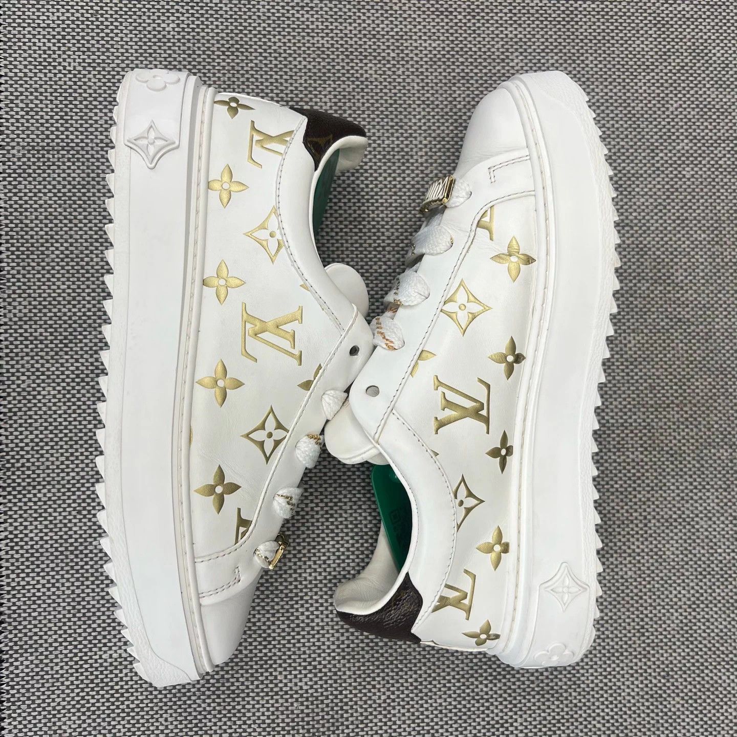 Louis Vuitton LV Time Out Platinum White All Over Print 35.5 Mint Size US 4.5 / IT 34.5 - 2 Thumbnail