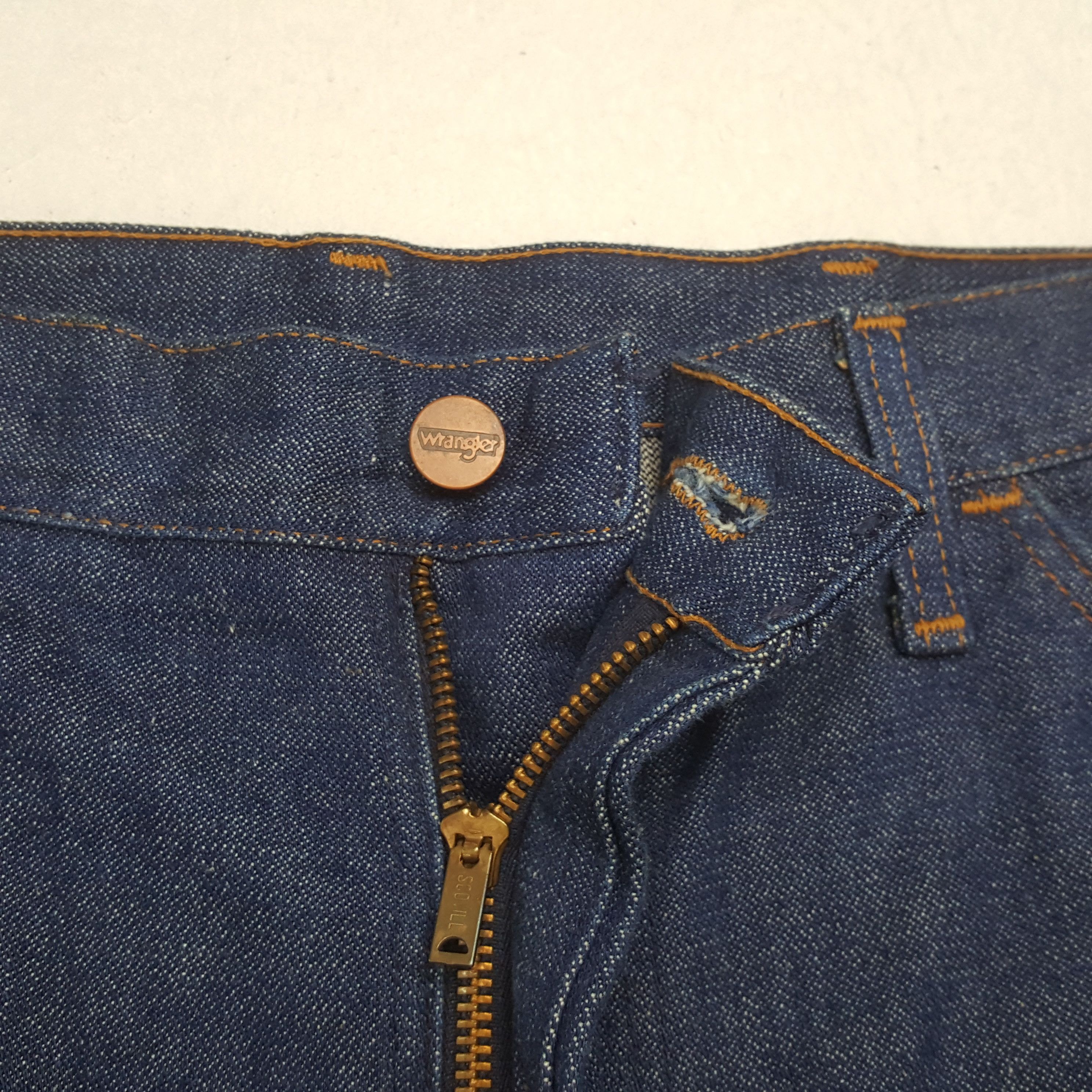 Wrangler Wrangler Fashion Bootcut Style Made in USA Jeans RR18 Size US 35 - 12 Thumbnail