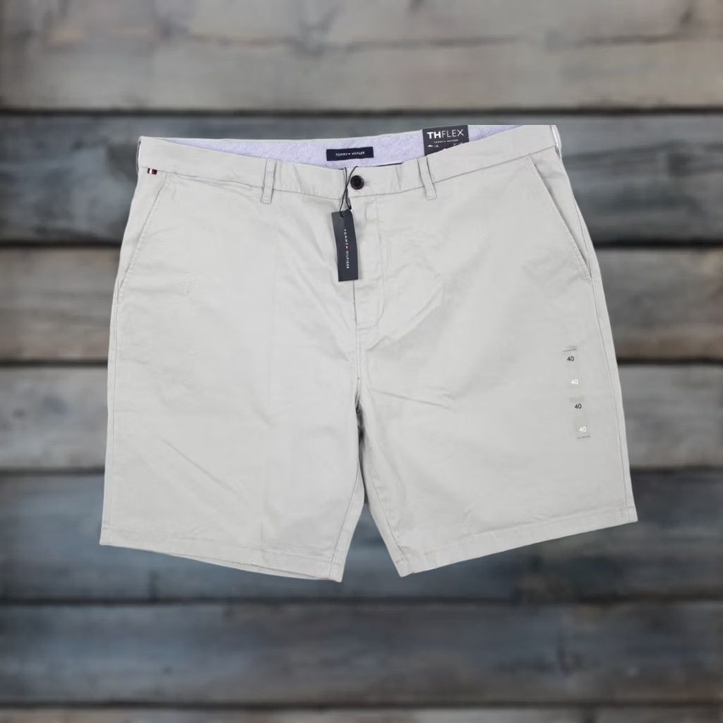 Tommy Hilfiger Tommy Hilfiger Men's Classic 9" Chino Shorts Size 40 Gray Flex Stretch Core Gray Size US 40 / EU 56 - 1 Thumbnail