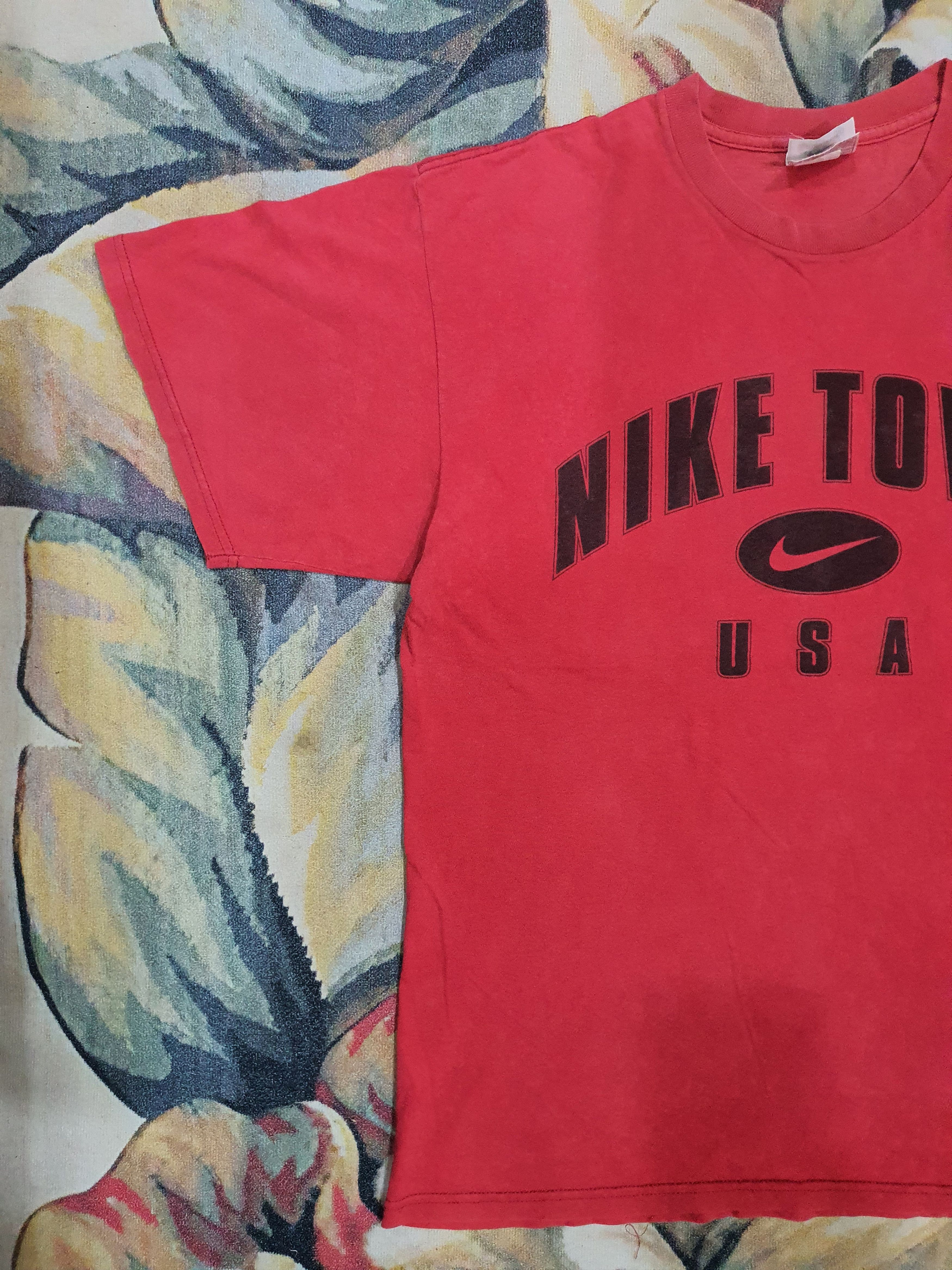 Nike vintage Nike Town USA t-shirt Size US M / EU 48-50 / 2 - 2 Thumbnail