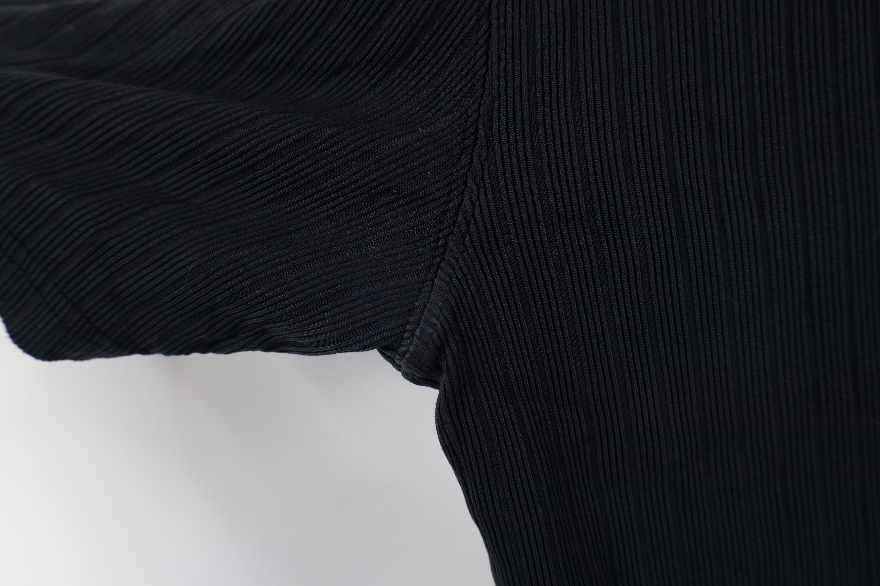 Guess × Vintage Vintage 90s Guess Spell Out Ribbed Knit Pocket T-Shirt Black Size US XL / EU 56 / 4 - 7 Thumbnail