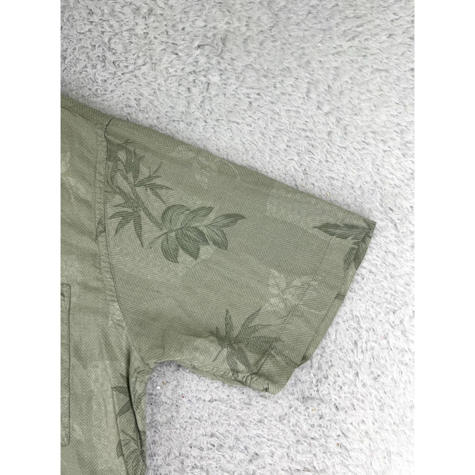 Van Heusen Van Heusen Studio Shirt Adult Large Green Floral Button Up Rayon Hawaiian Mens Size US L / EU 52-54 / 3 - 2 Thumbnail