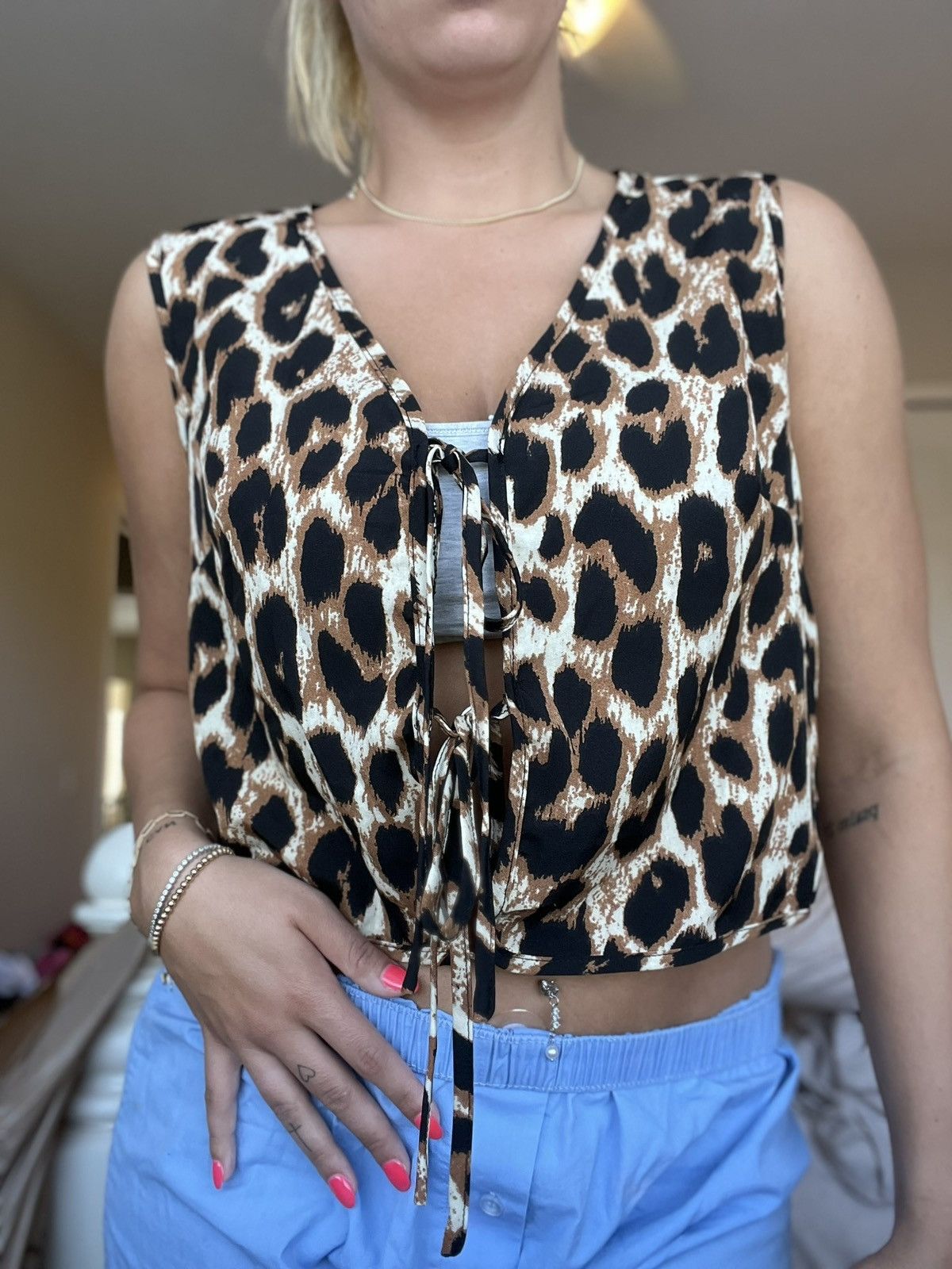 Forever 21 Leopard print bow low crop top Size M / US 6-8 / IT 42-44 - 1 Thumbnail