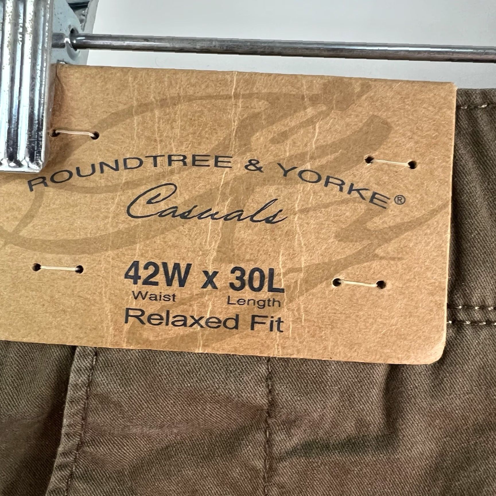 Roundtree & Yorke ROUND-TREE & YORKE Mens TRAVEL-SMART RELAXED-FIT Cargo PANTS Brown 42X30 NWT Size US 42 / EU 58 - 5 Thumbnail