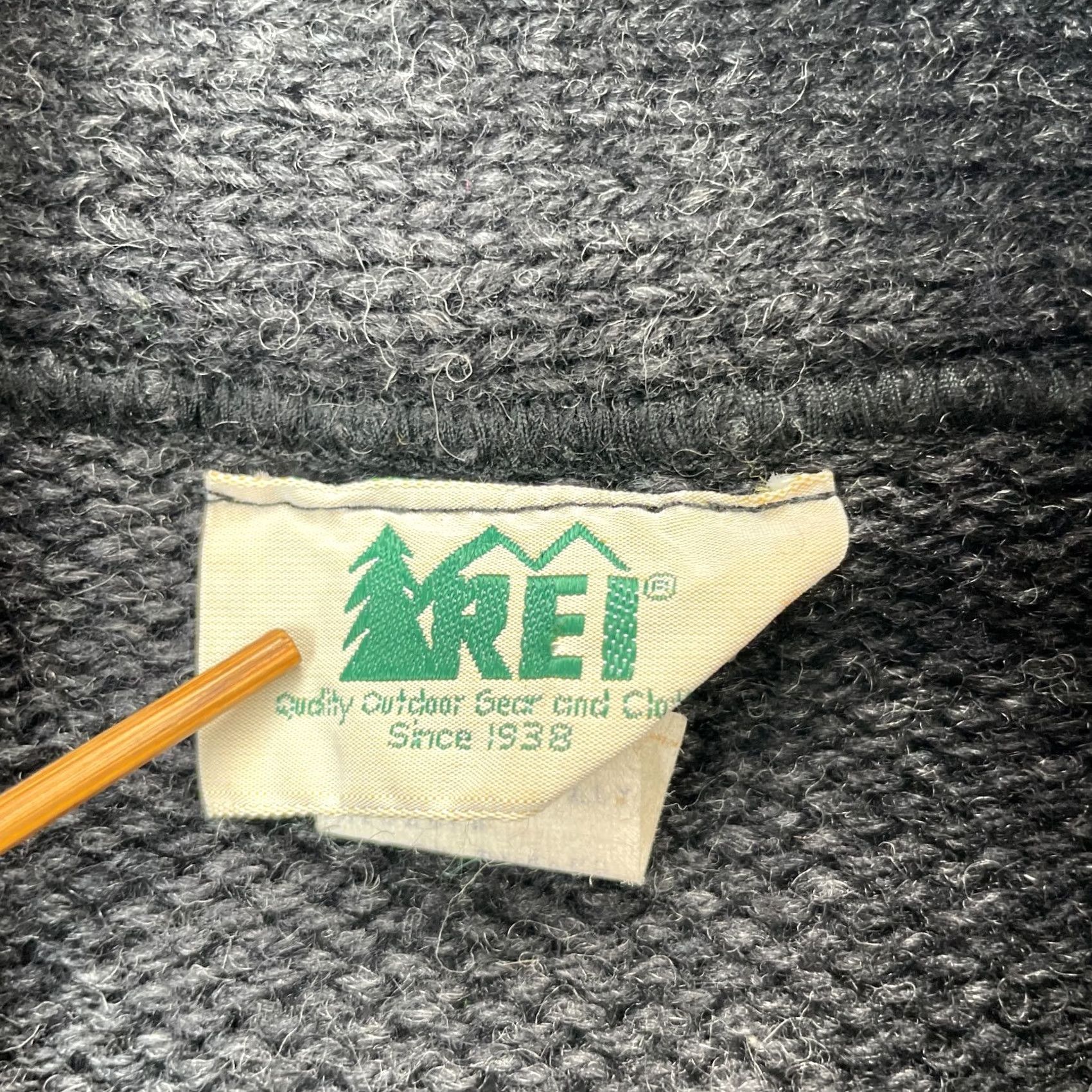 Vintage Vintage Rei Sweater Womens Small Gray Tight Knit Wool Blend Ribbed Shawl Collar Size S / US 4 / IT 40 - 3 Thumbnail