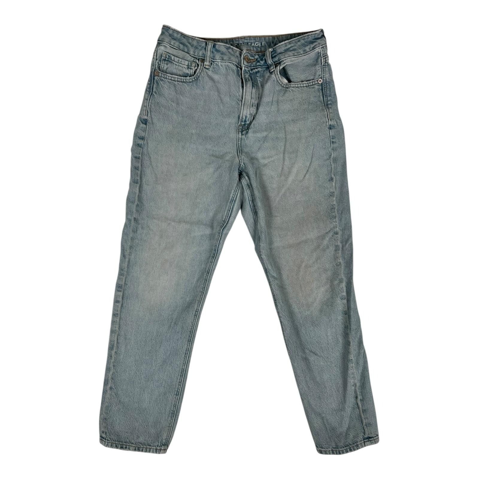 American Eagle Outfitters American Eagle Jeans Womens 8 Light Wash Mom Jean Strigid Bl Size 28" / US 6 / IT 42 - 1 Thumbnail