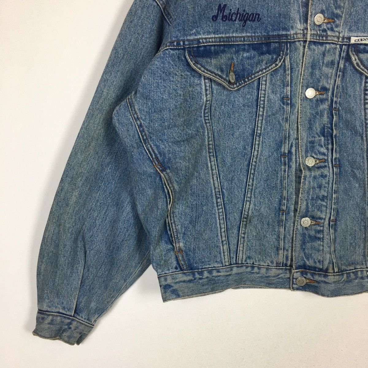 Guess Vintage Guess Classic Style Leather Collar Denim Jacket Size US L / EU 52-54 / 3 - 2 Thumbnail