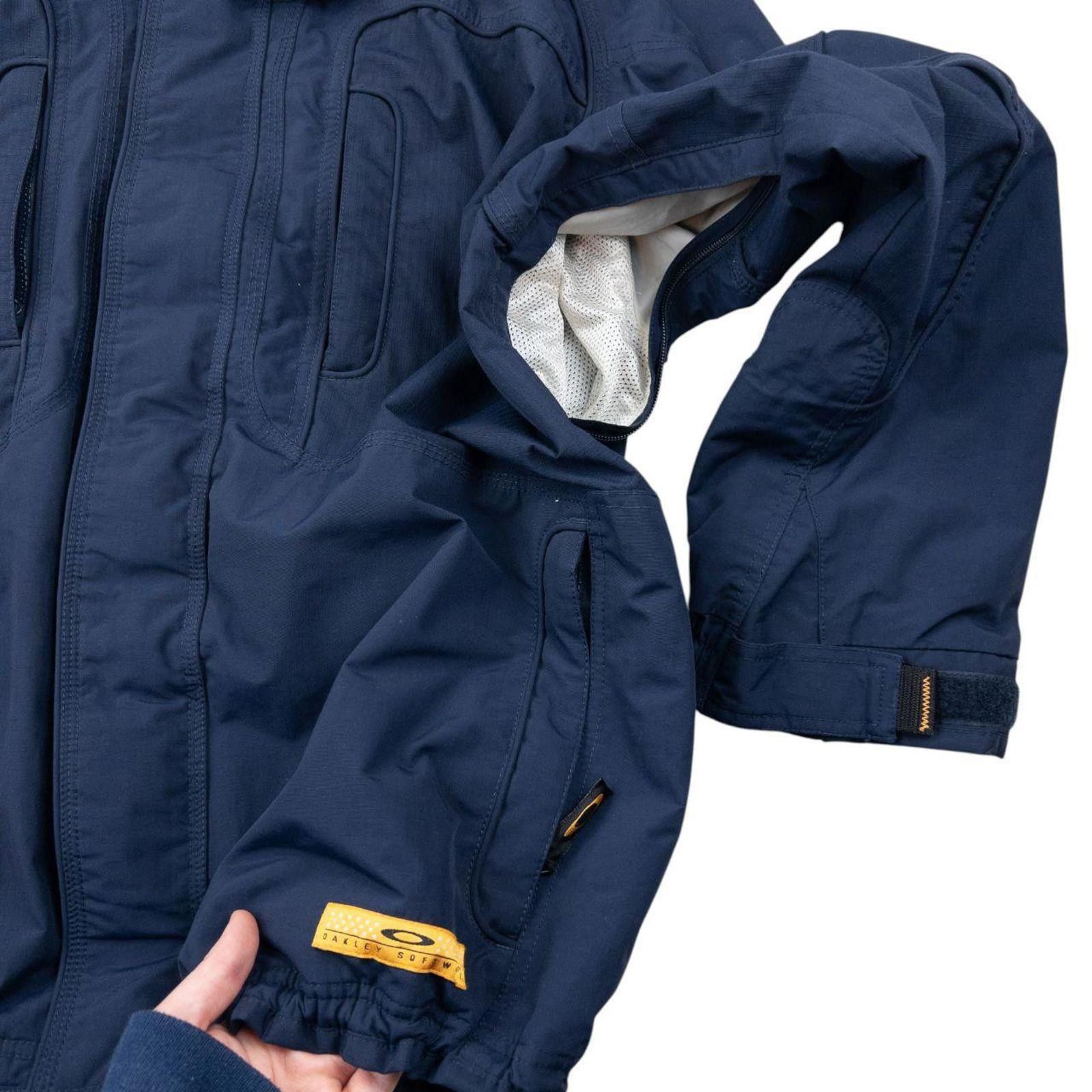 Oakley Vintage Oakley Zip Up Snowboarding Jacket Size XL Size US XL / EU 56 / 4 - 5 Thumbnail