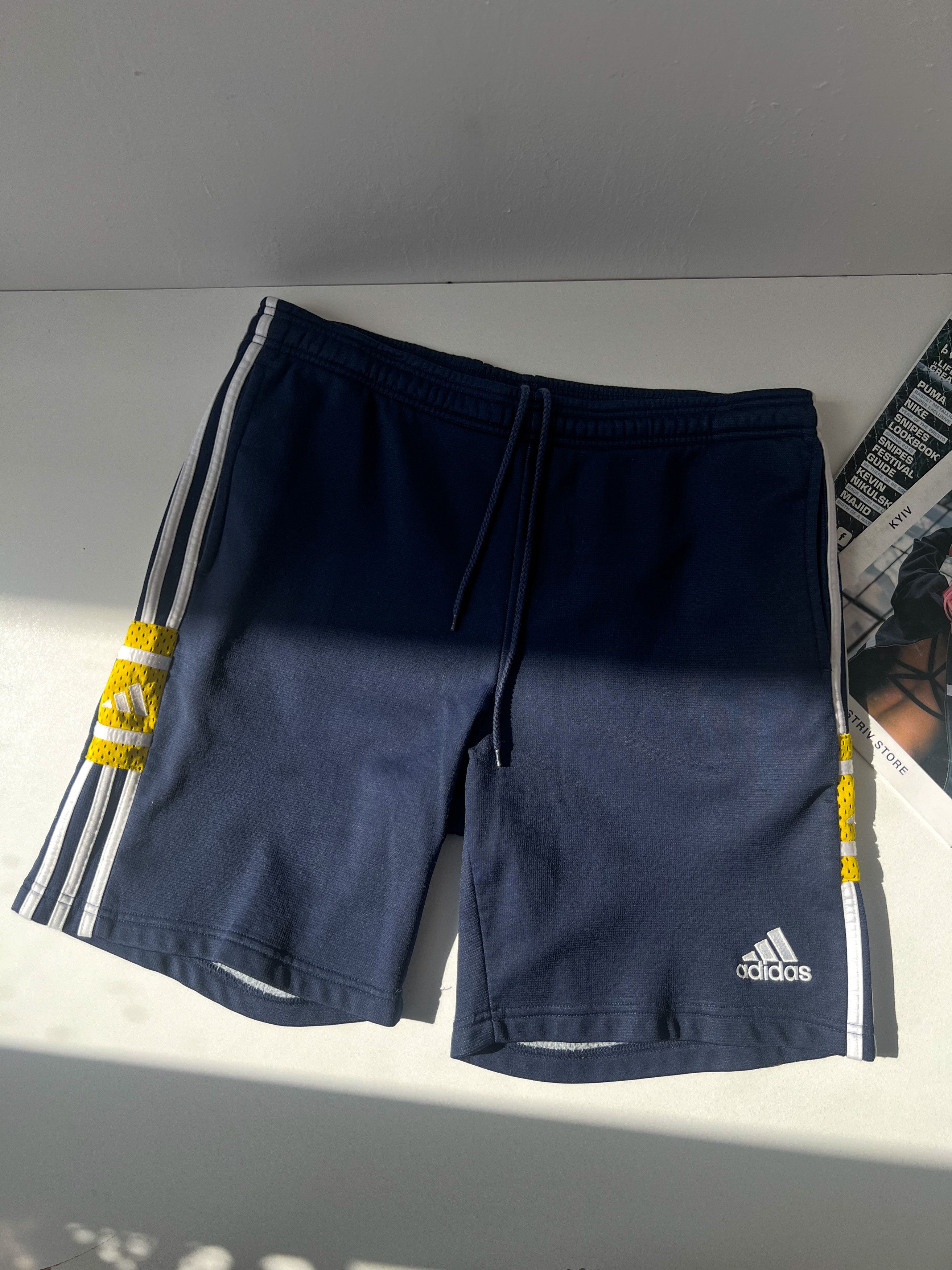 Adidas × Vintage Adidas vintage shorts Size US 34 / EU 50 - 1 Thumbnail