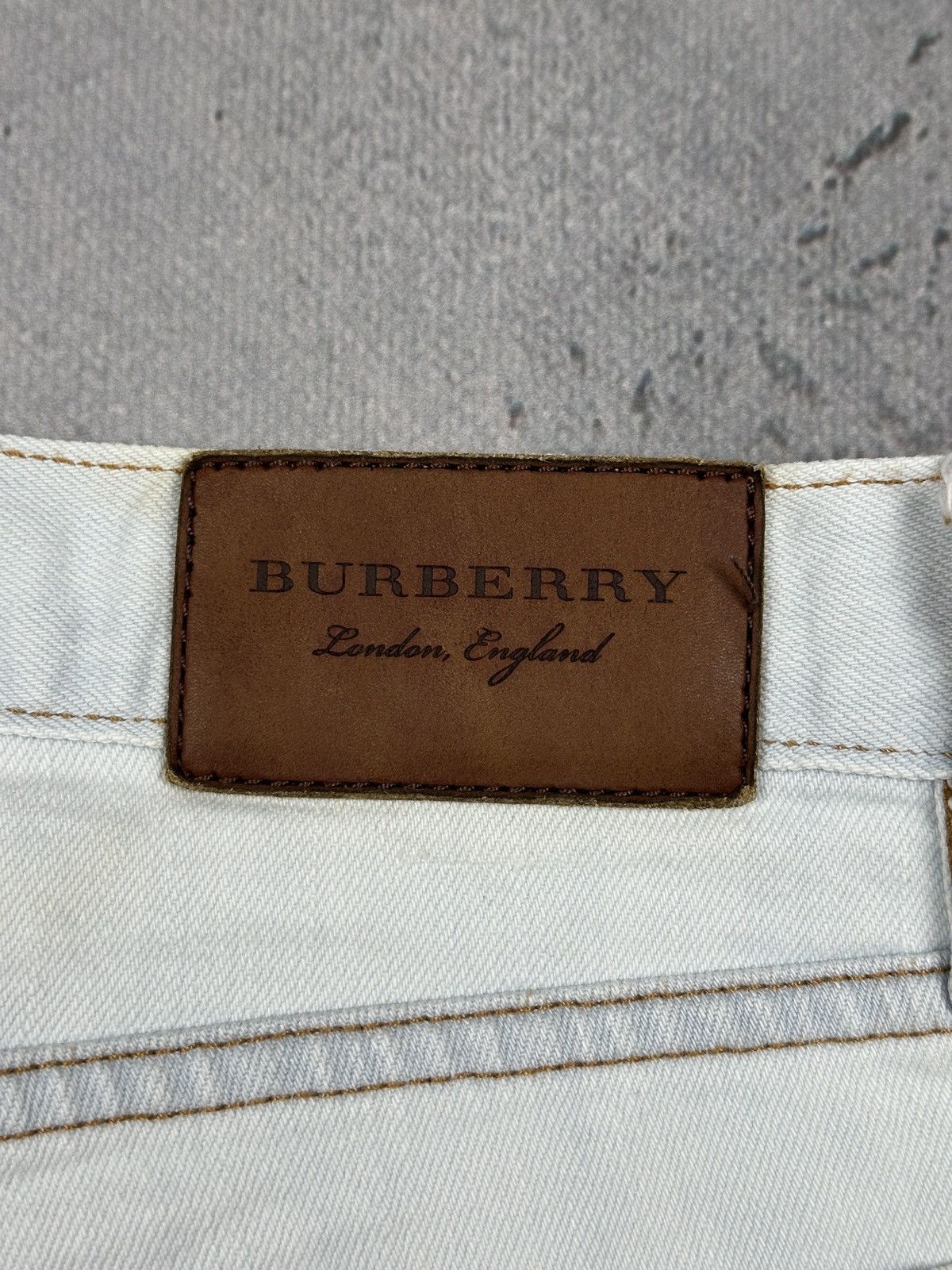 Burberry Burberry London England White Straight Selvedge Denim Jeans Size US 33 - 8 Thumbnail