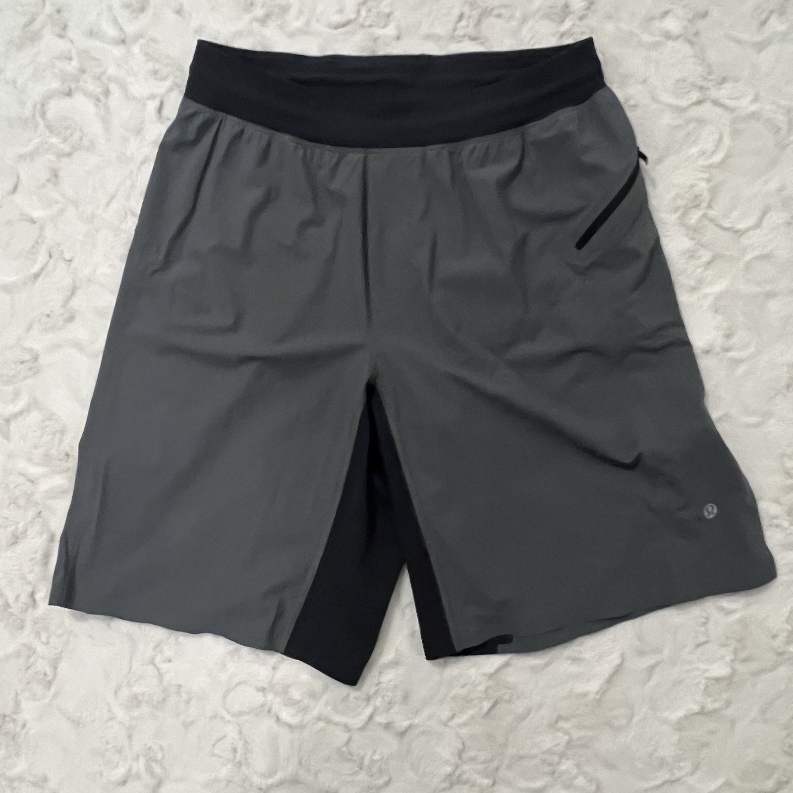 Lululemon Lululemon Shorts Mens Small Gray Black Pace Breaker Lined Size US 26 / EU 42 - 1 Thumbnail