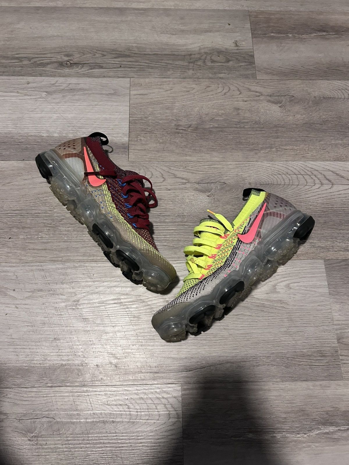 Nike NIKE VAPORMAX FLYKNIT 2 RANDOM YARN SIZE 10 PREOWNED OG BOX Size US 10 / EU 43 - 1 Thumbnail