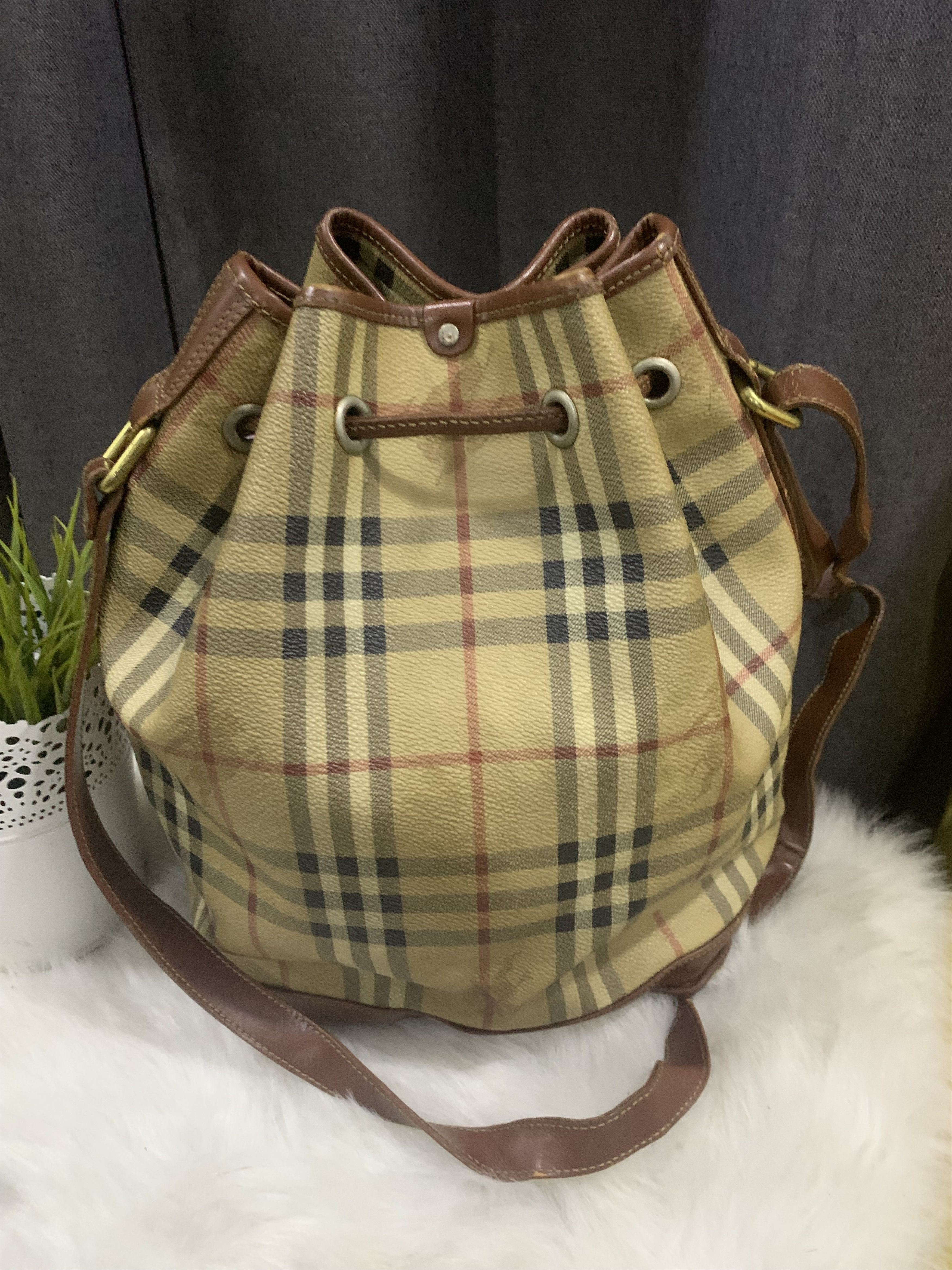Burberry VINTAGE!! Bucket Bag Burberry Novacheck Size ONE SIZE - 5 Thumbnail