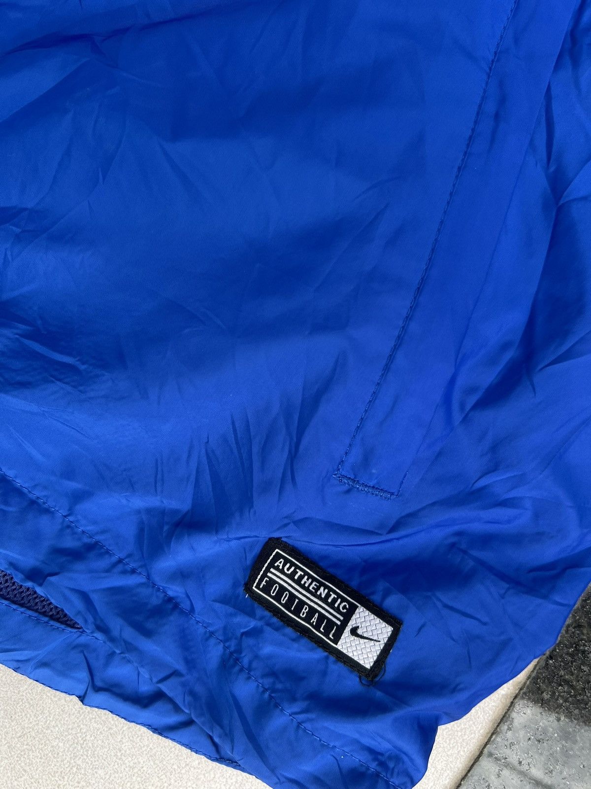 Nike 00s Nike Swoosh Vintage Y2K Soccer Windbreaker Retro Jacket Size US L / EU 52-54 / 3 - 7 Thumbnail