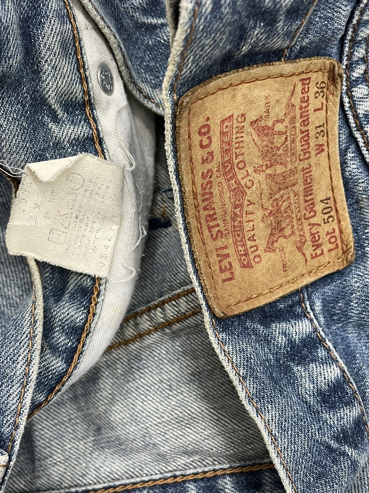 Levi's Vintage Clothing VINTAGE 504 LEVIS USA DESIGNER 90S MUDWASH DISTRESSED DENIM Size US 29 - 17 Thumbnail