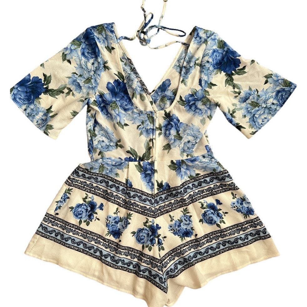 Other Trixxi Ivory Floral Blue Scuba Short SleevesMini Romper, XS Size 26" / US 2 / IT 38 - 2 Thumbnail