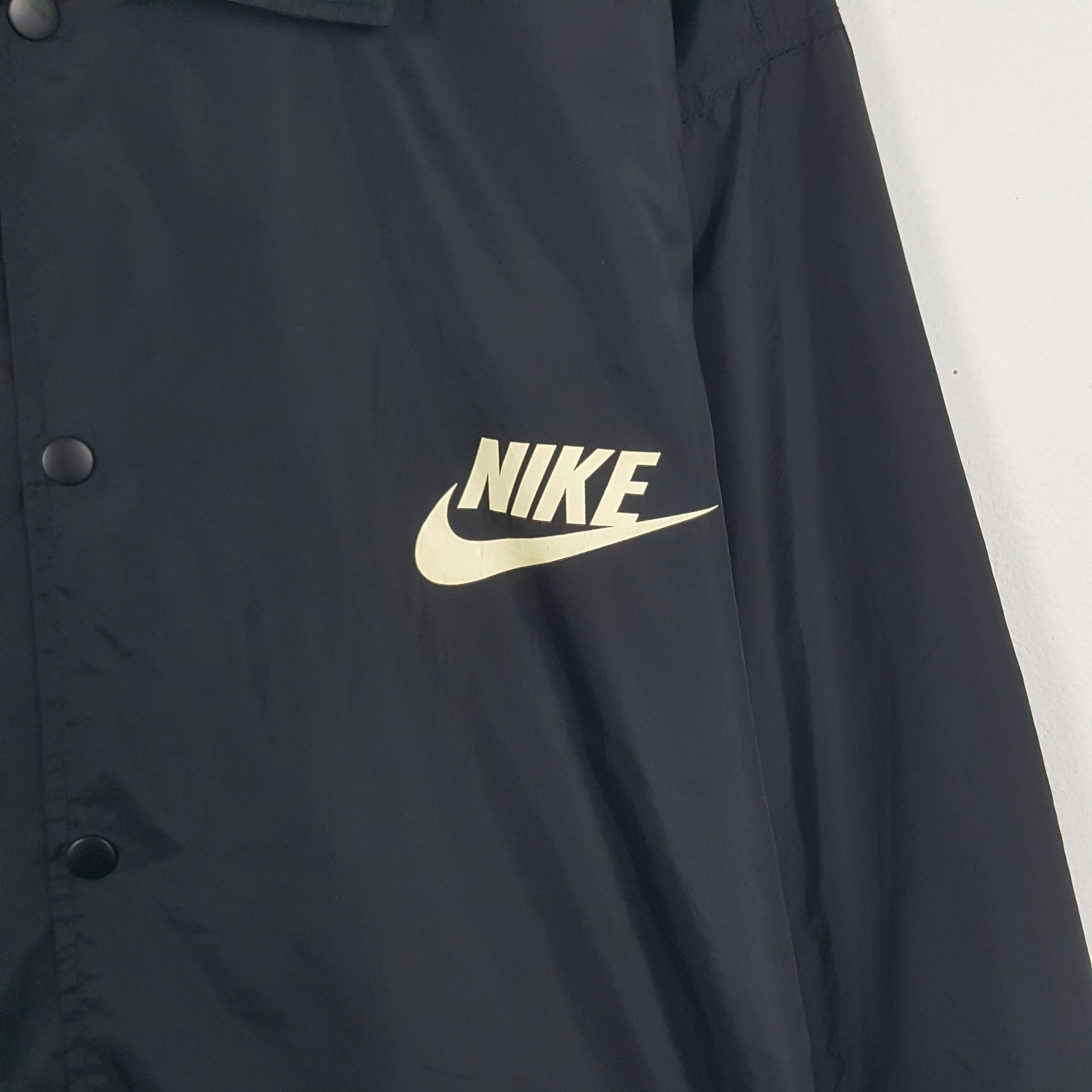 Nike × Vintage Vintage Nike Swoosh Logo Button Windbreaker Jacket Size US L / EU 52-54 / 3 - 4 Thumbnail