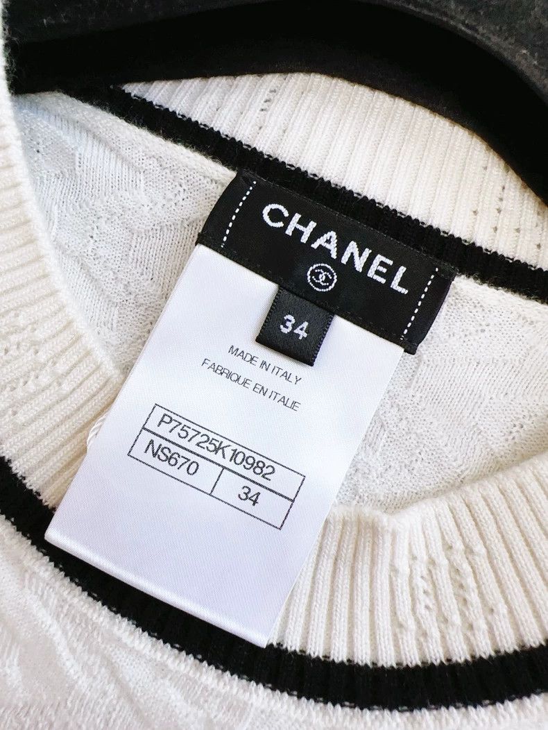 Chanel Chanel 23K white black border dark pattern cashmere sweate Size XXS / US 00 / IT 34 - 6 Thumbnail