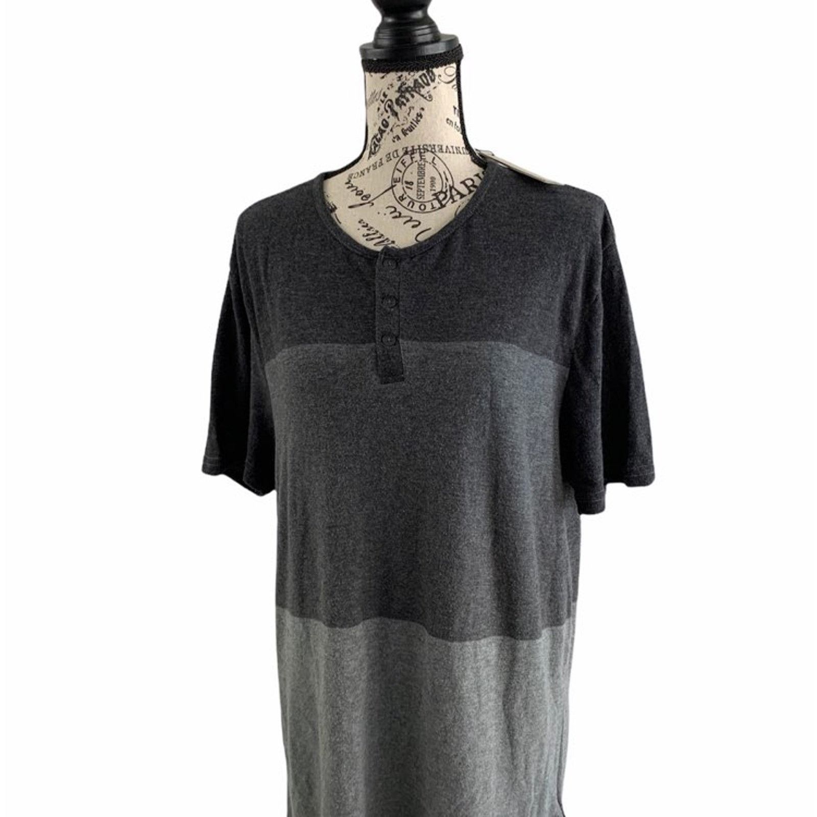 Calvin Klein Calvin Klein Men's Size Large Shirt Short Sleeves Cotton NEW Size US L / EU 52-54 / 3 - 1 Thumbnail