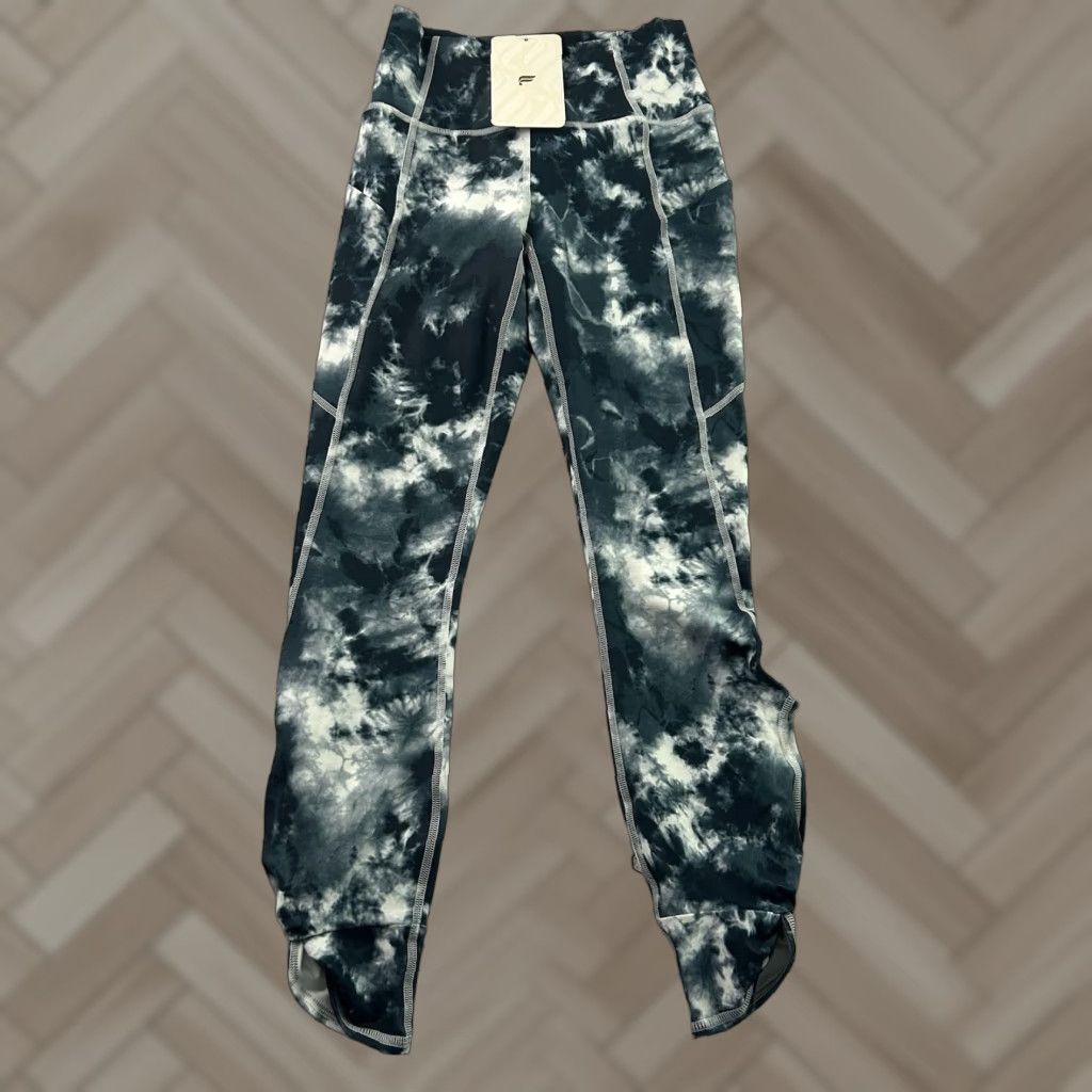 Fabletics Fabletics Oasis High Waisted Twist Leggings Women's XXS Gray White Nike? Size 24" / US 00 / IT 34 - 1 Thumbnail