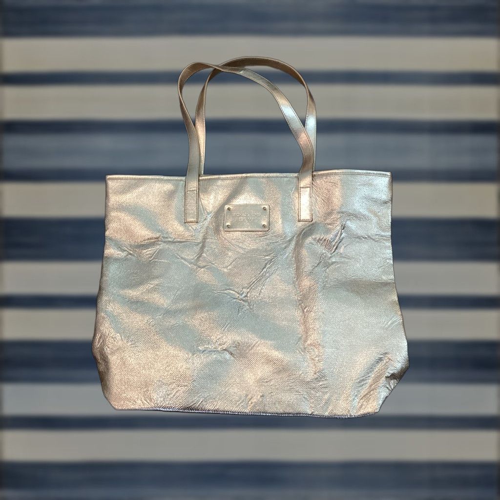 Michael Kors MICHAEL KORS Gold Metallic Tote Handbag Women's OS Casual Travel Faux Leather Size ONE SIZE - 1 Thumbnail