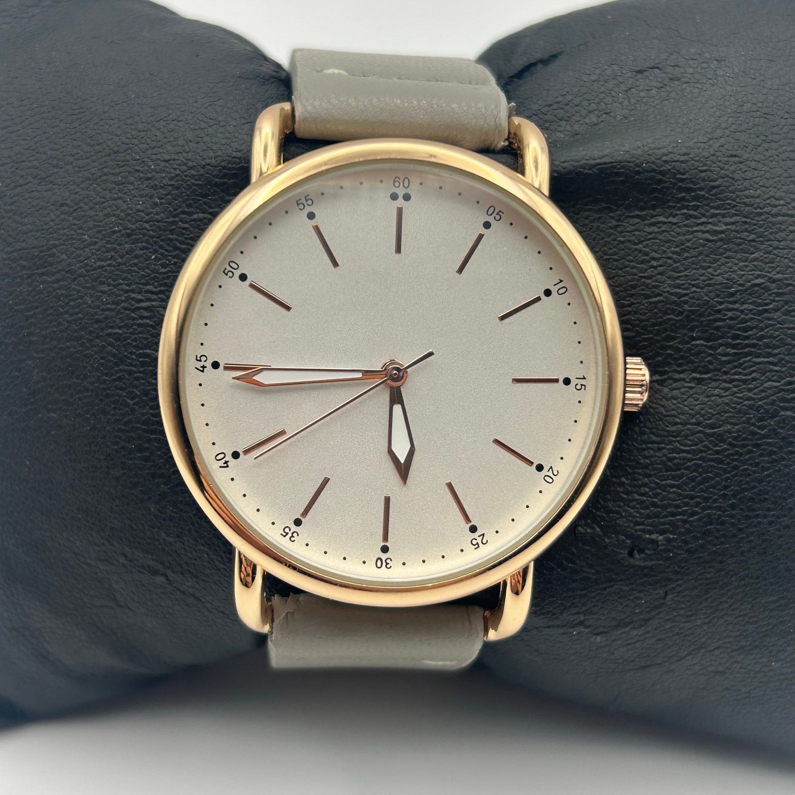 Other Ladies Classic Quartz Watch Gold Tone Gray Leather Band Size ONE SIZE - 1 Thumbnail