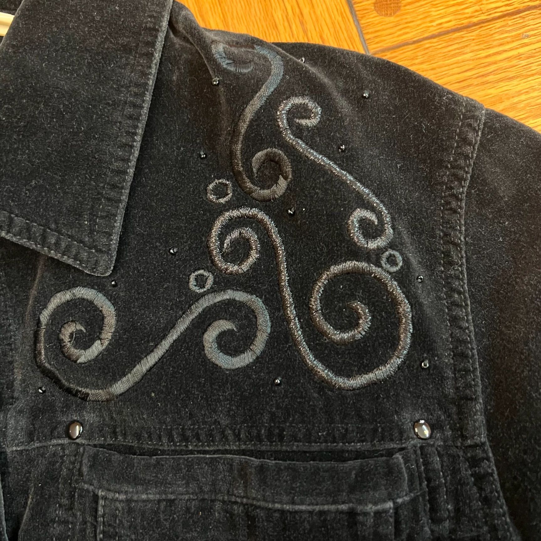 Vintage Carole Little Sport Velvet Jacket Women Size 8 Black Embroidered Long Sleeve Collared Casual Womens Size M / US 6-8 / IT 42-44 - 3 Thumbnail