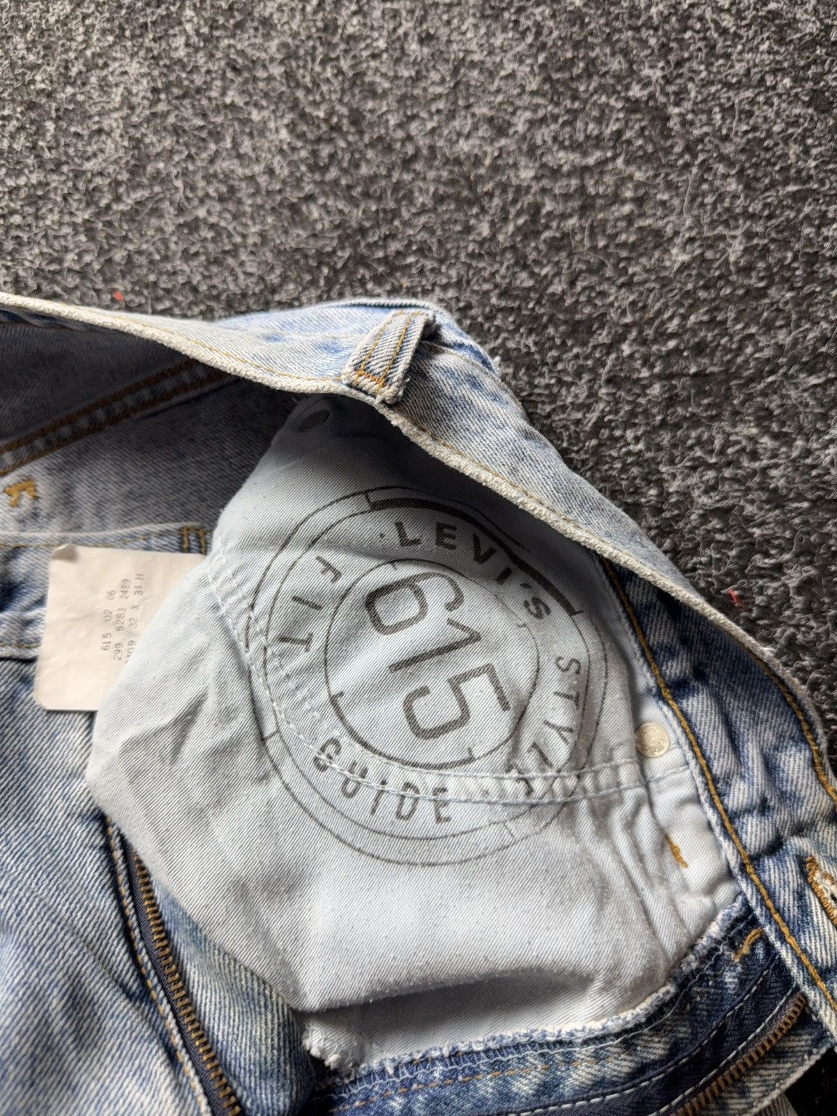 Levi's Vintage Clothing 90s Levi’s 615 Distressed Light Wash Straight Leg Jeans Size US 30 / EU 46 - 9 Thumbnail