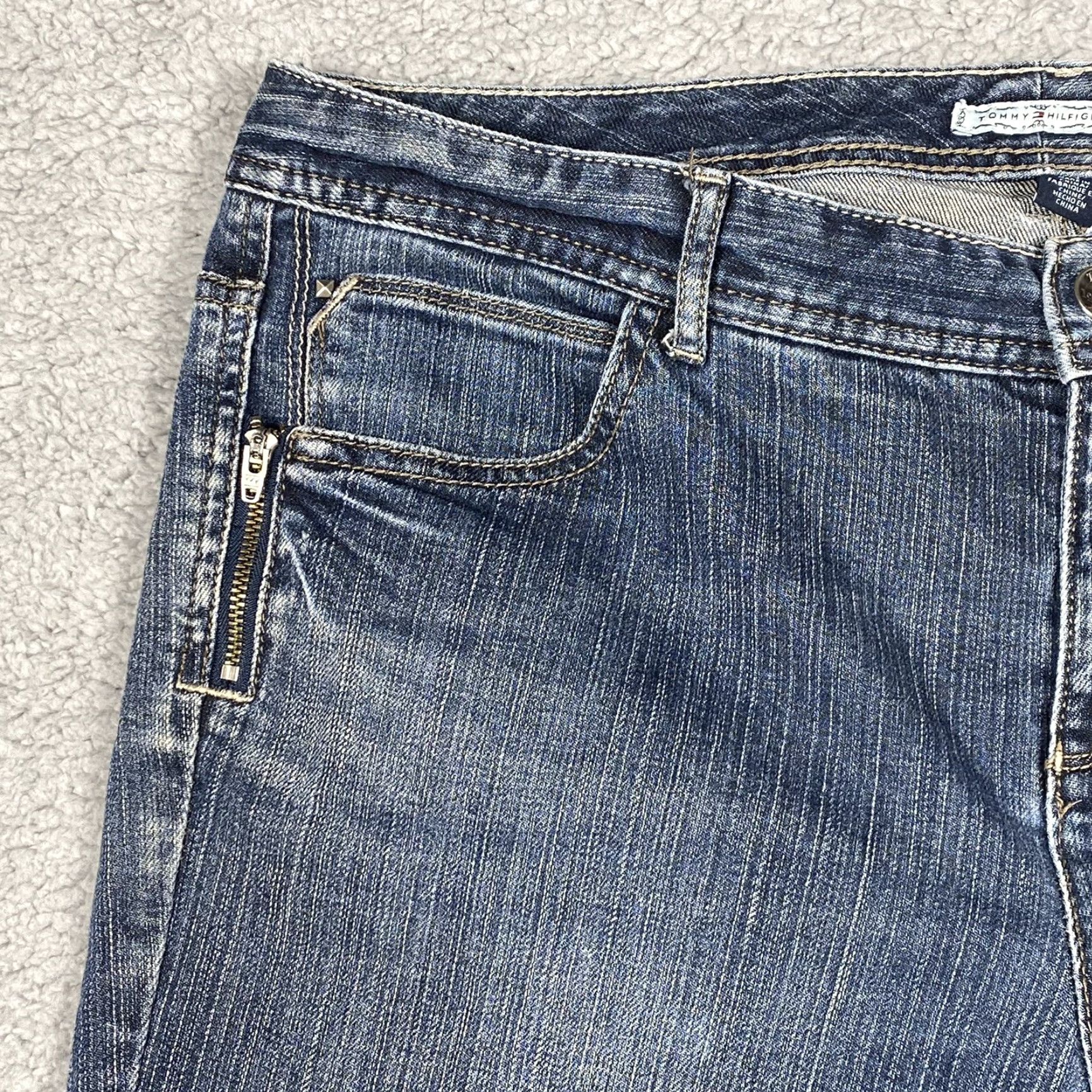 Tommy Hilfiger Tommy Hilfiger Women's Jeans Boot Cut Denim Size 14R Medium Wash 32x31 EUC Size 36" / US 14 / IT 50 - 2 Thumbnail