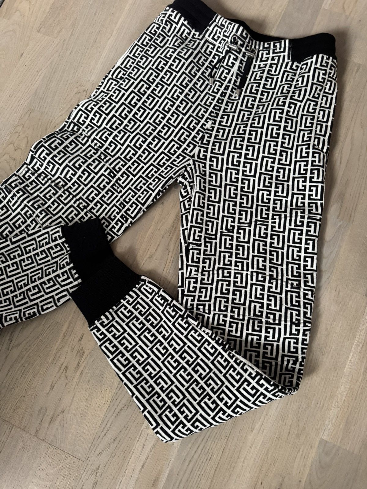 Balmain BALMAIN joggers sz S SEE REAL TAPE MEASUREMENTS IN PHOTOS Size US 29 - 2 Thumbnail