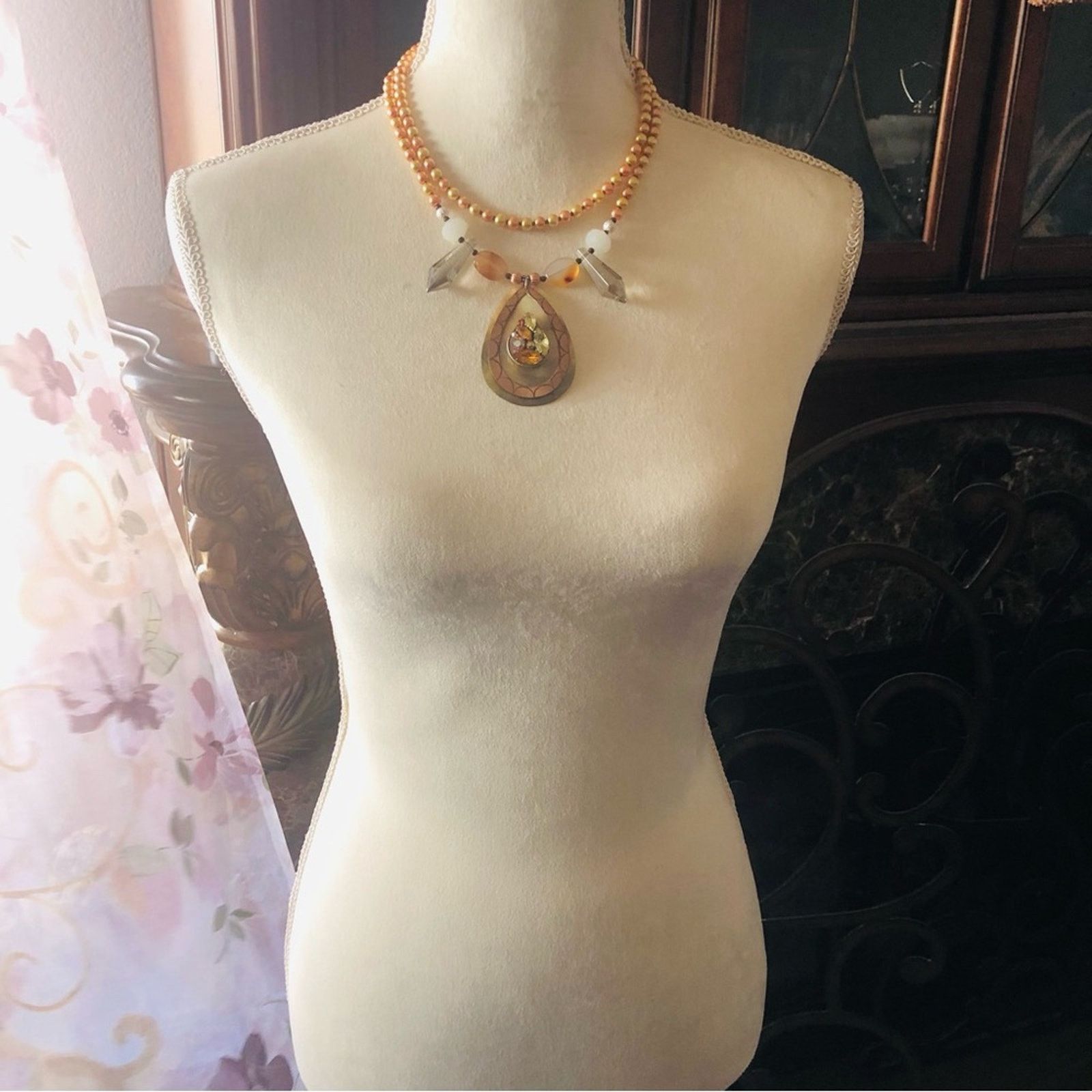 Handmade Handcrafted repurpose large pendant Pearl necklace Size ONE SIZE - 6 Thumbnail