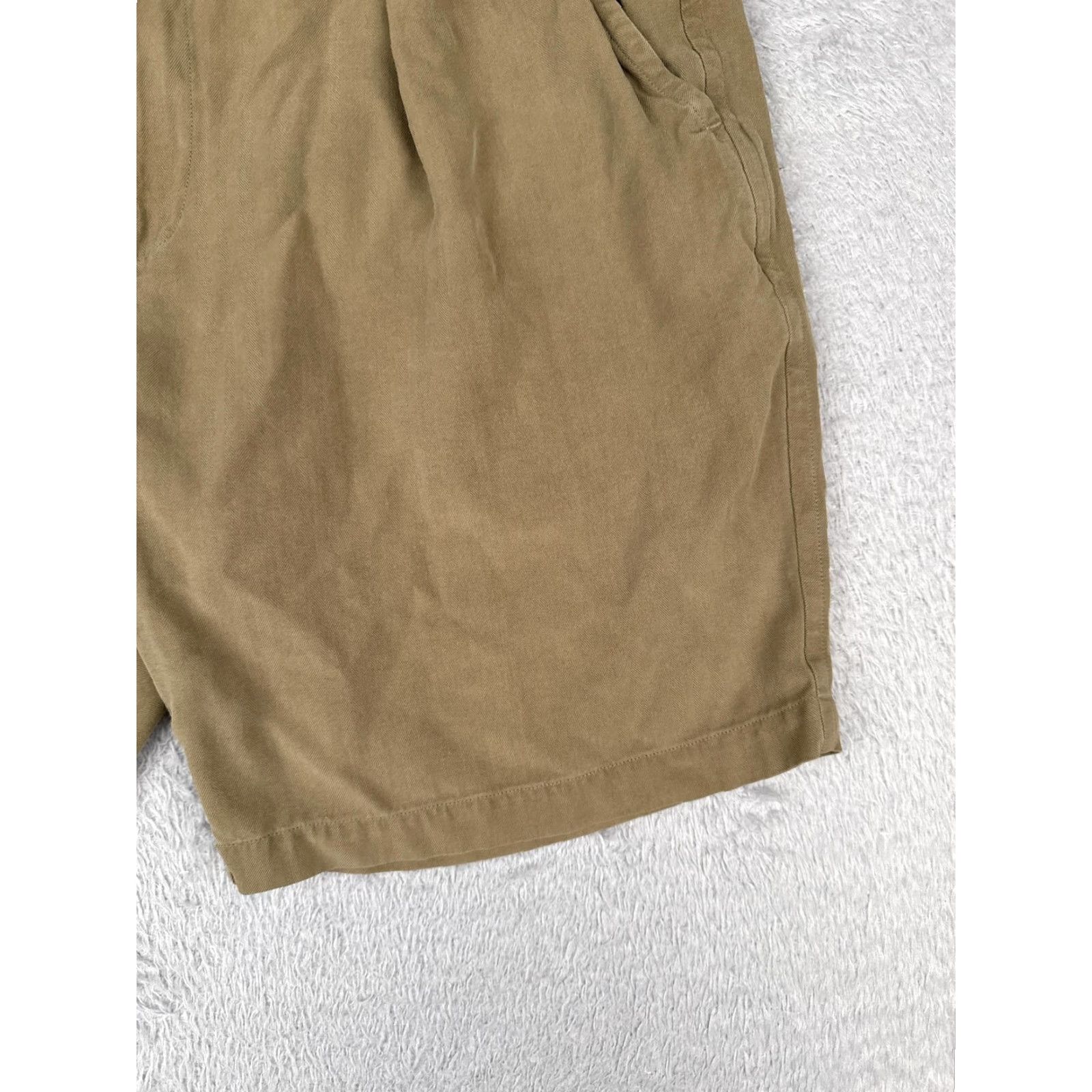 Tommy Bahama Tommy Bahama Shorts Mens 36 Khaki Silk Herringbone Pleated Relax Resort Beach Casual Size US 36 / EU 52 - 2 Thumbnail