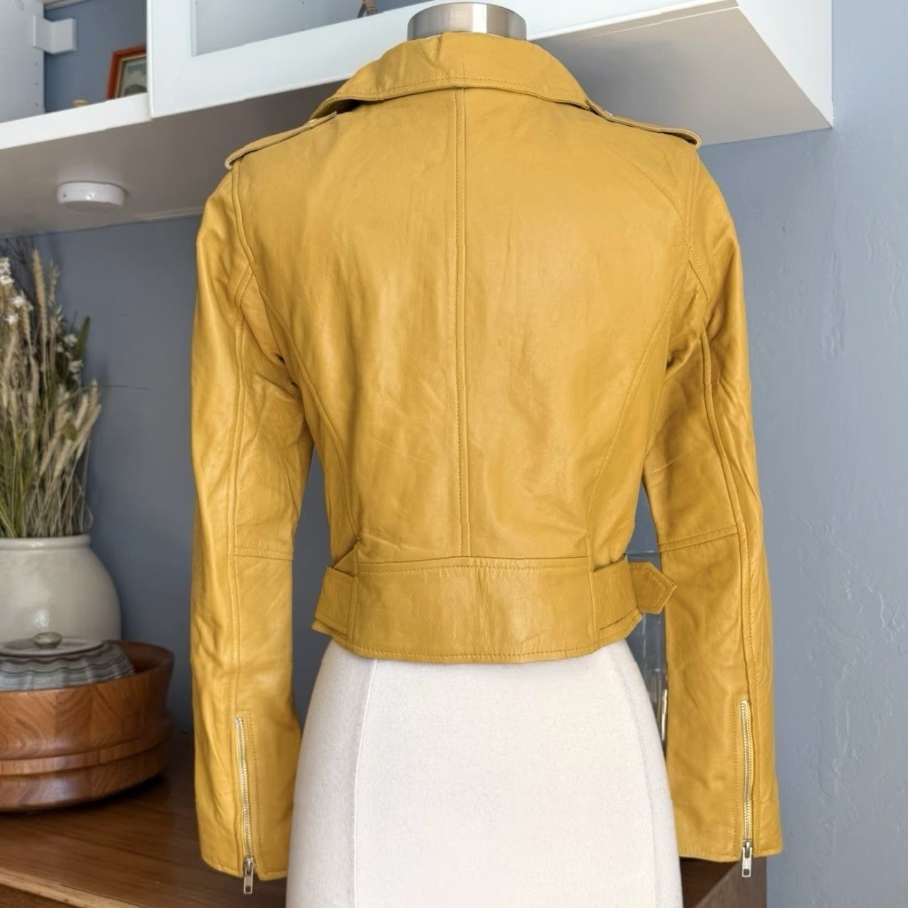 Vintage VINTAGE Santo by Paolo De Santo Yellow Lambskin Leather Moto Jacket XS Women Short Slim Biker, Motorcycle Fall Winter Spring Zip Leather Jacket Size XS / US 0-2 / IT 36-38 - 4 Thumbnail
