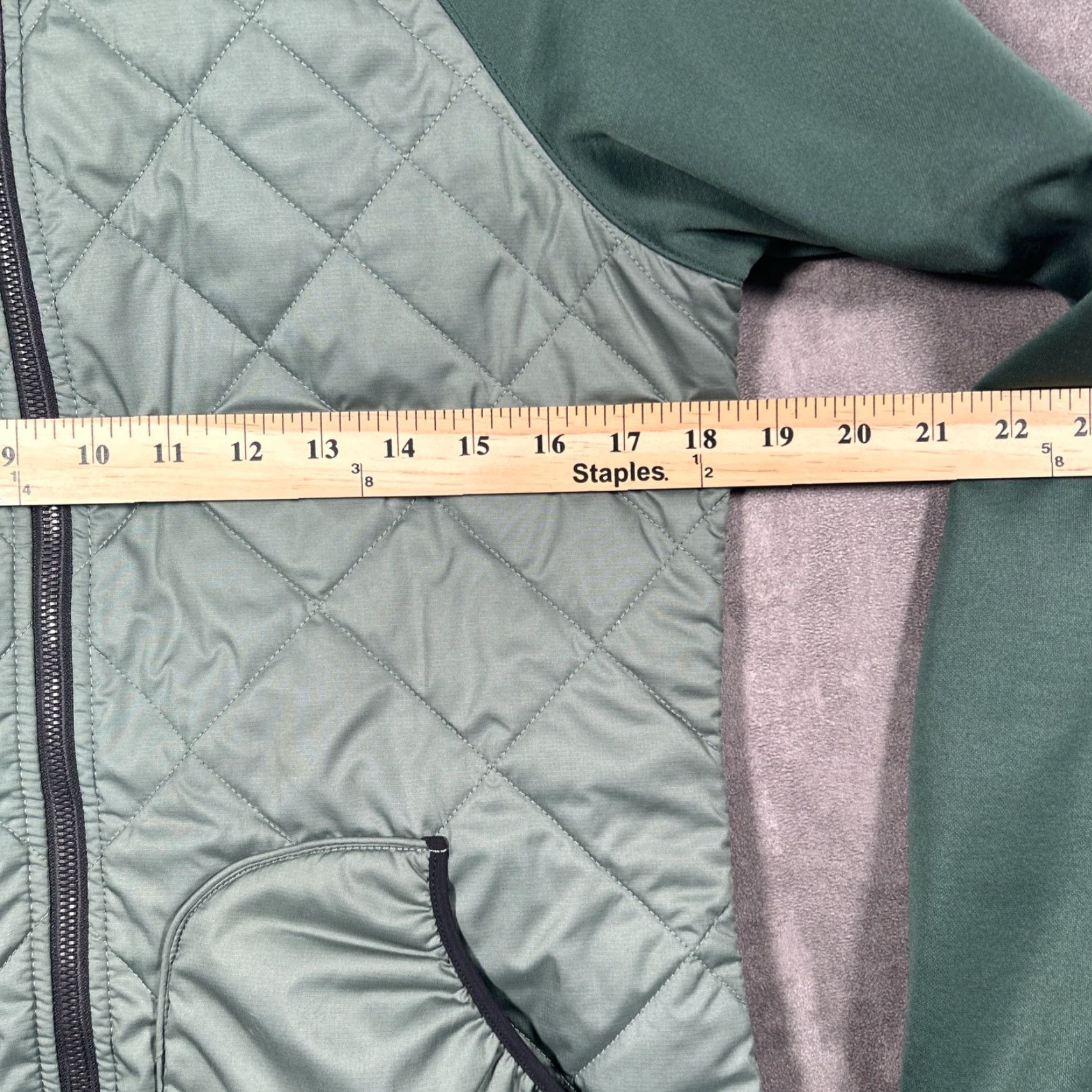The North Face VINTAGE The North Face Full Zip Quilted Jacket Womens M Green Hooded Stain Size M / US 6-8 / IT 42-44 - 7 Thumbnail