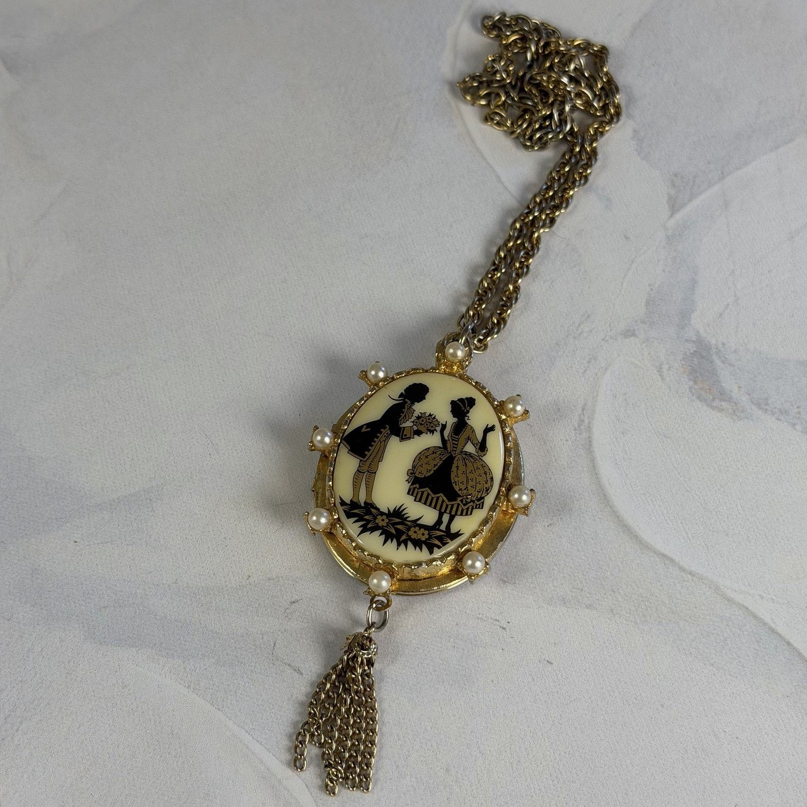 Other 1970s Victorian-Style Lovebirds Porcelain Photo Locket 17" Size ONE SIZE - 4 Thumbnail