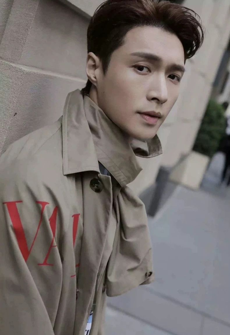 Valentino Valentino Trench coat Size M / US 6-8 / IT 42-44 - 8 Thumbnail