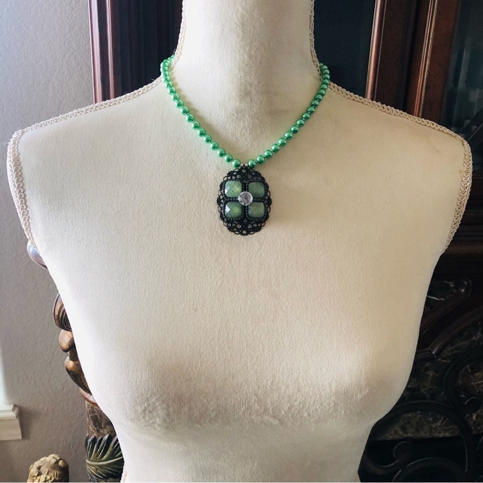 Handmade Handcrafted repurpose speckle green glass Pearl necklace Size ONE SIZE - 6 Thumbnail