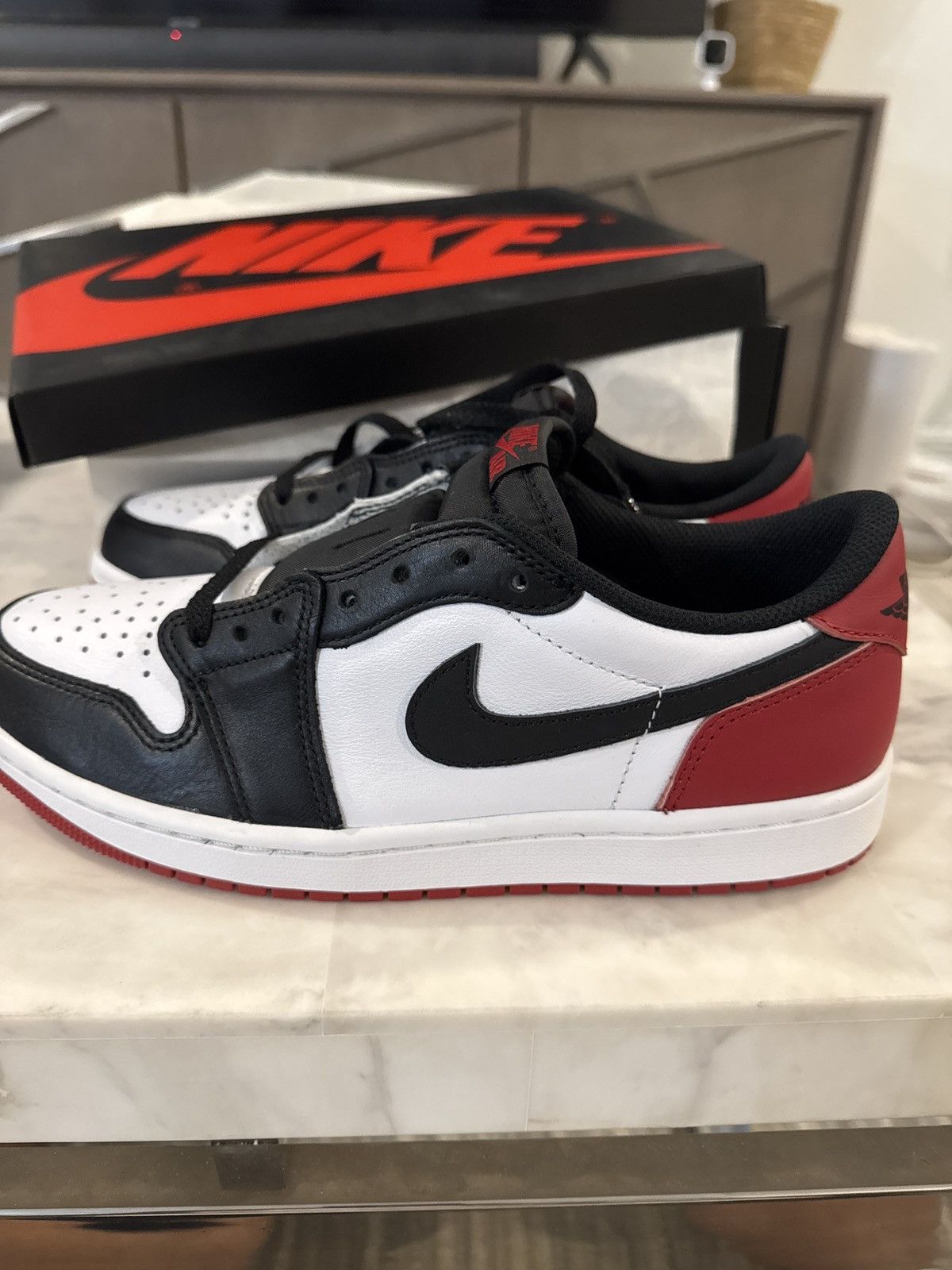 Nike Air Jordan 1 Retro low OG Size US 8.5 / EU 41-42 - 6 Thumbnail