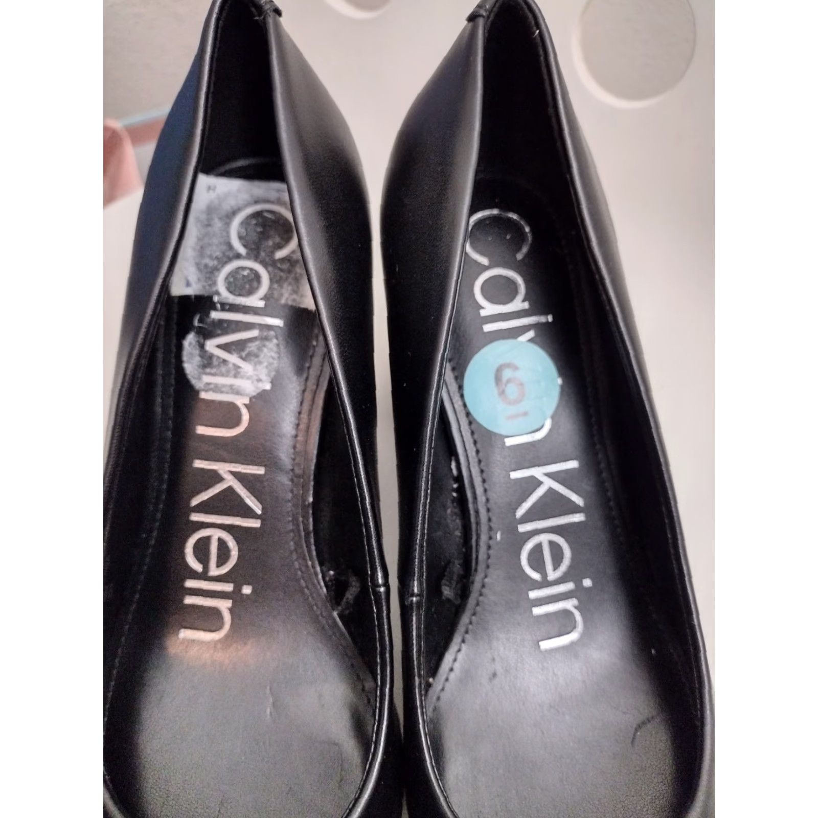 Calvin Klein Calvin Klein Almond Toe Pump Size 9 with Silver and Patent Leather Detail Size US 9 / IT 39 - 4 Thumbnail