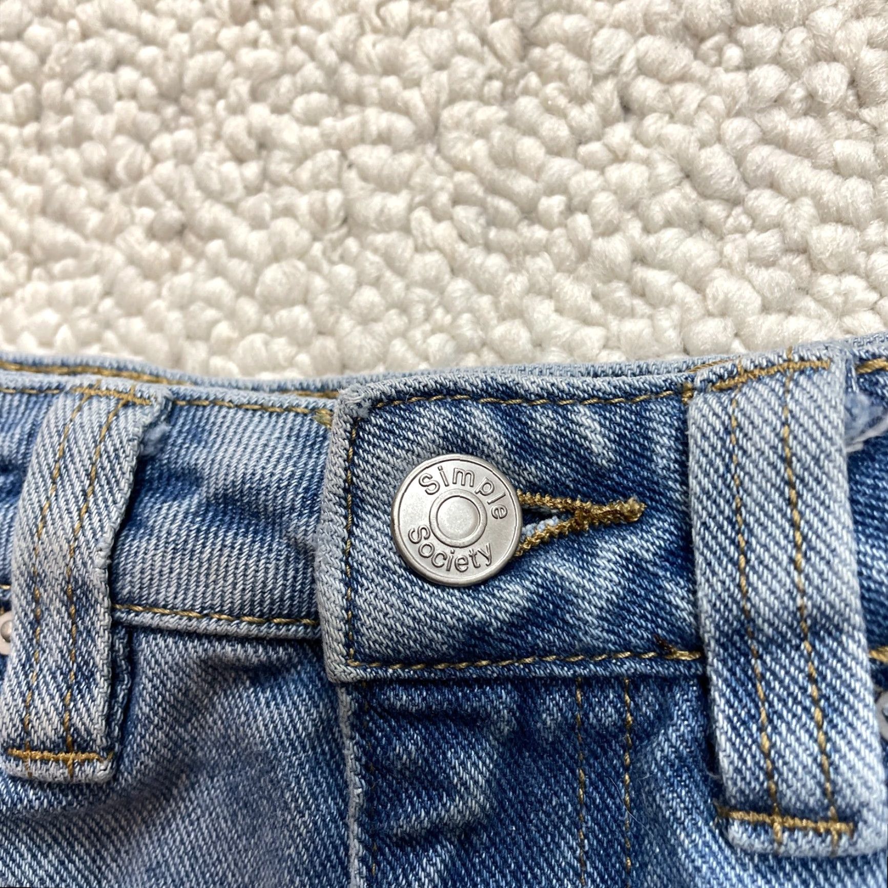 Vintage Simple Society Jeans Shorts Womens 00/23 Blue Denim Medium Wash Raw Bottoms Shorts Womens 00 Blue Denim Size 42" / US 20 - 6 Thumbnail