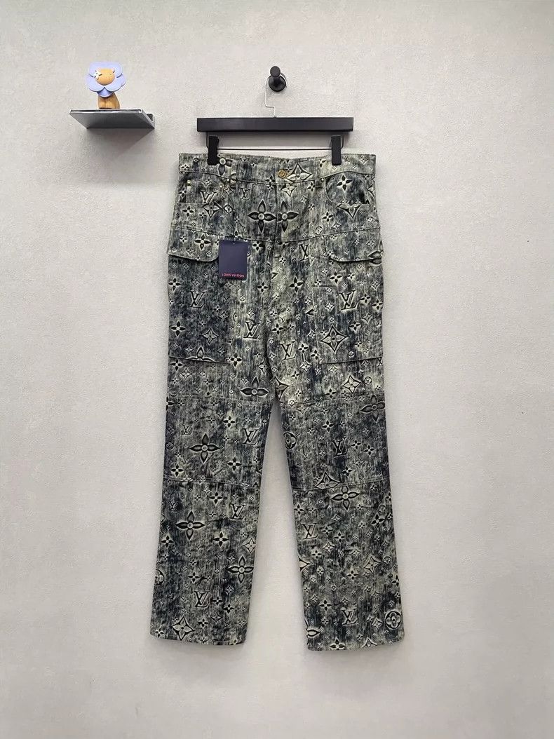Louis Vuitton Louis Vuitton Grey full print jeans 2504-Nextarrow Size US 32 / EU 48 - 1 Thumbnail